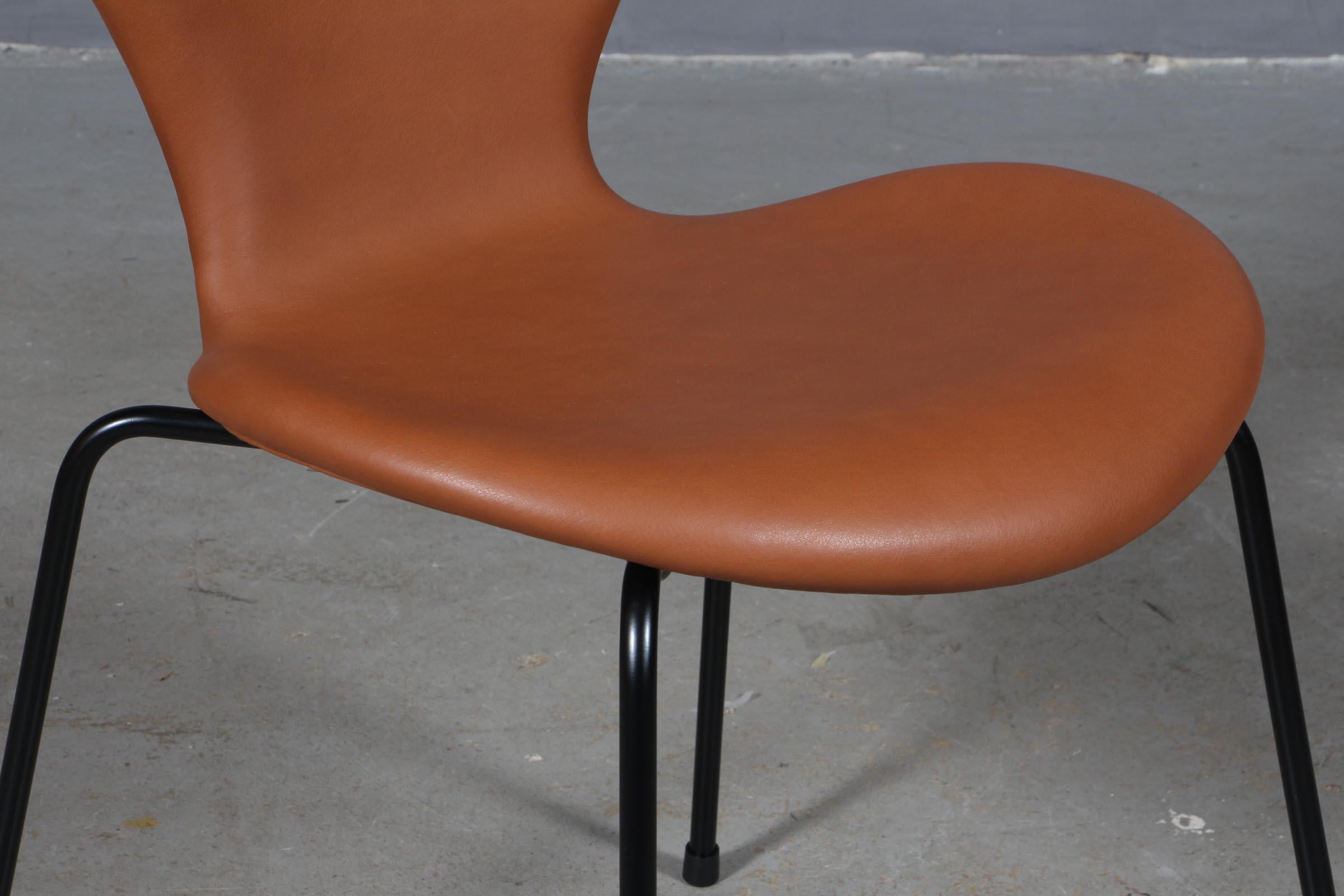 Scandinave moderne Chaise de salle à manger Arne Jacobsen en vente