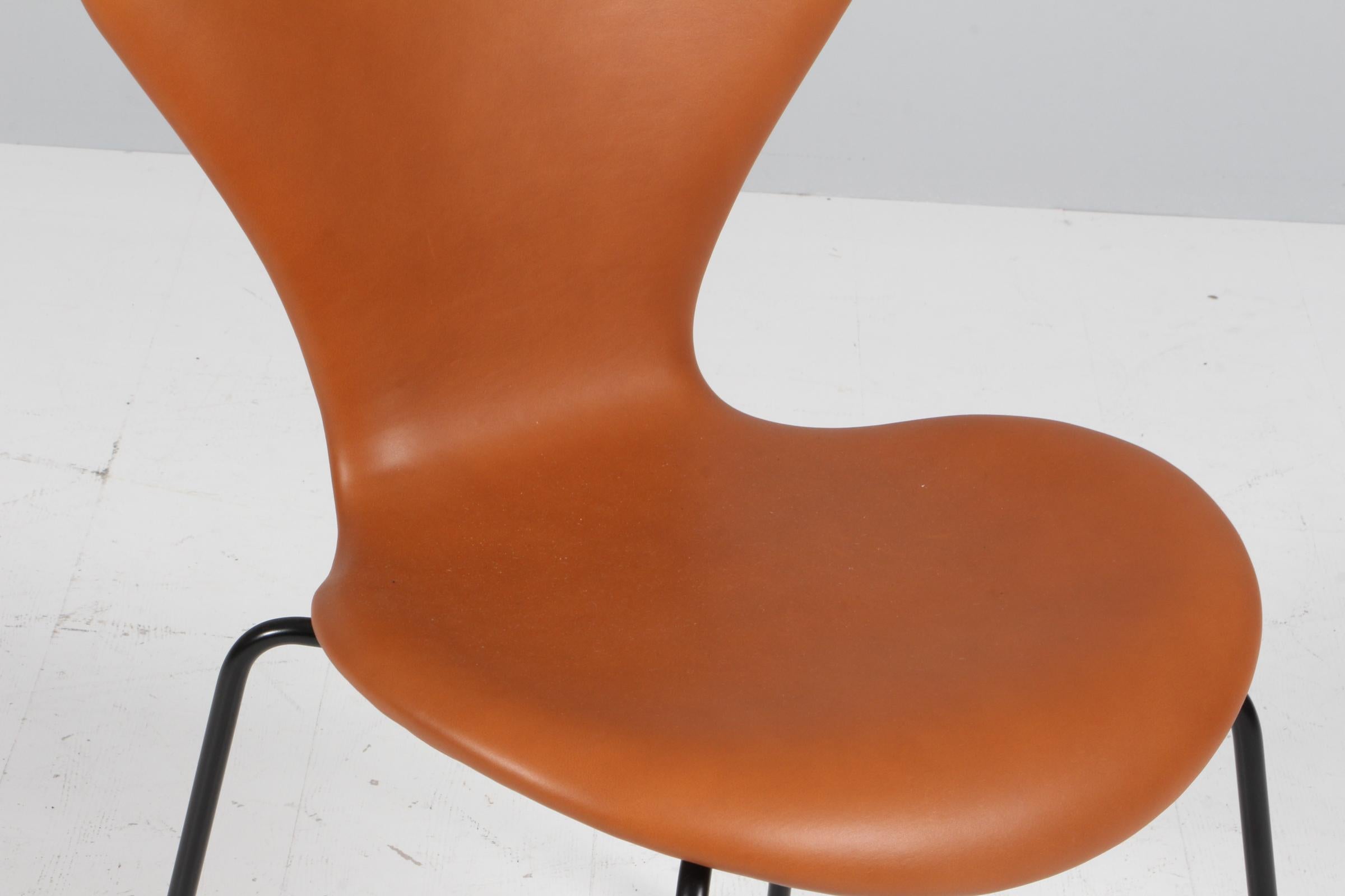Esszimmerstuhl von Arne Jacobsen (Mitte des 20. Jahrhunderts) im Angebot