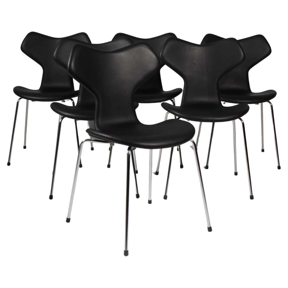 Arne Jacobsen Dining Chair, Model ''Syveren'' 3107, Mokka Aniline ...