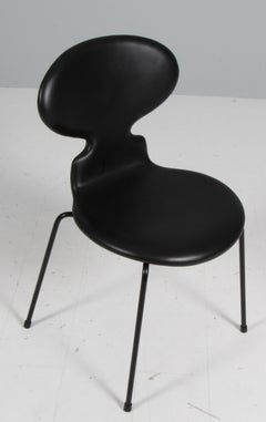 Arne Jacobsen Model 3101 'Ant' Dining Chair in Leather & Steel