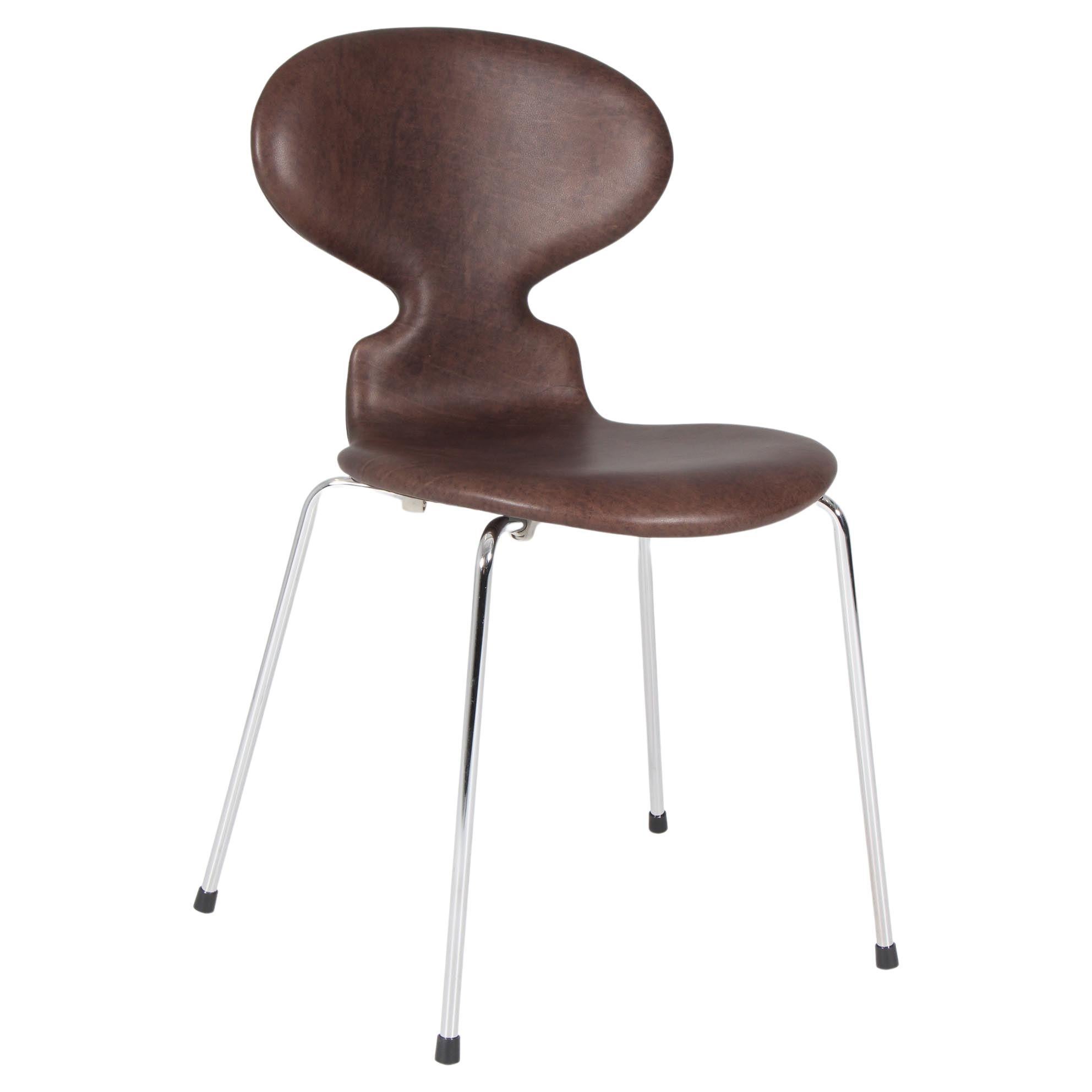 Arne Jacobsen, chaise de salle à manger modèle 3101 « Ant »