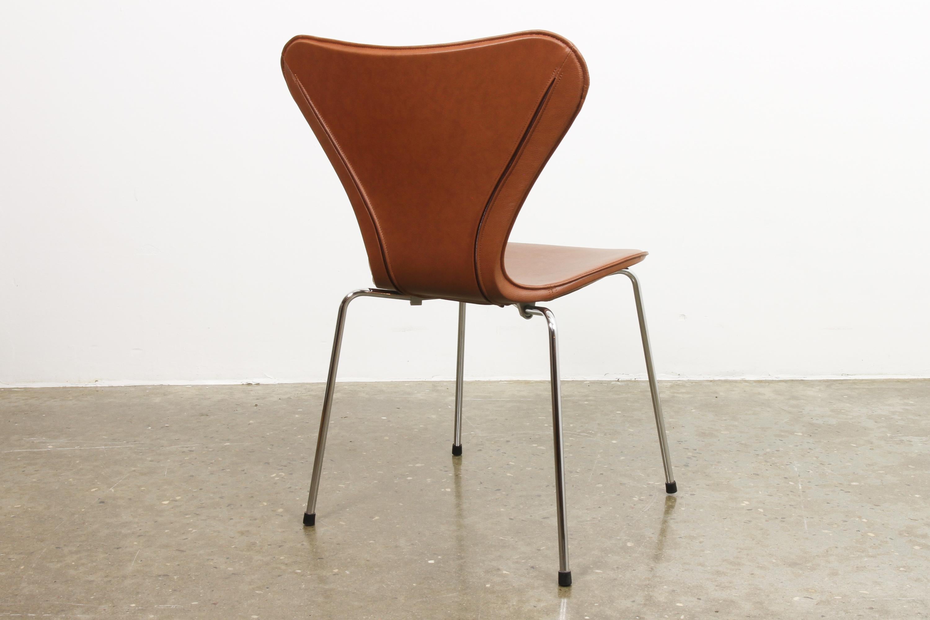 Scandinavian Modern Arne Jacobsen Dining Chair Model 3107 Cognac Leather For Sale