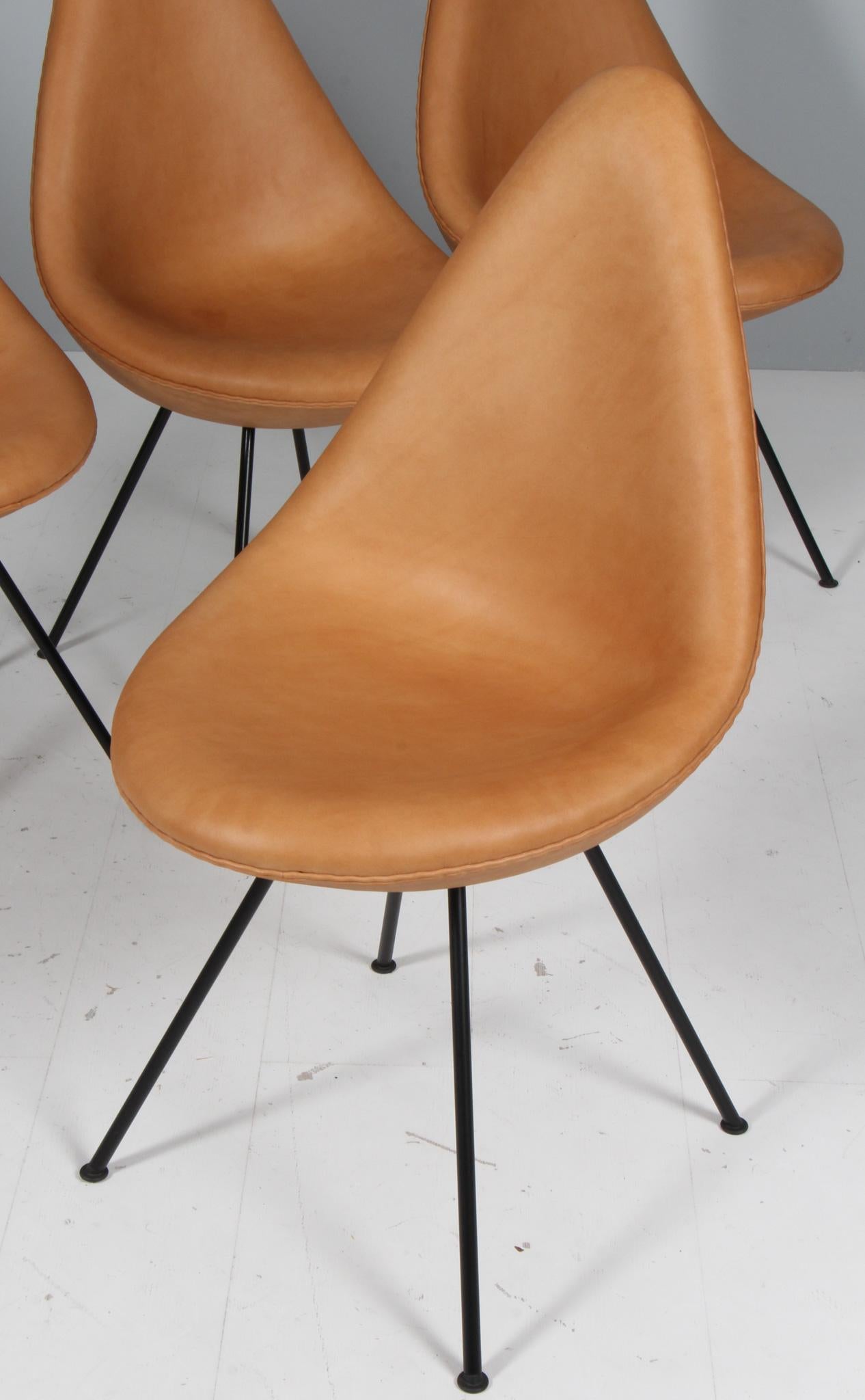 Danish Arne Jacobsen, Dining Chair Model 3110, Drop Chair, tan vintage Aniline Leather For Sale
