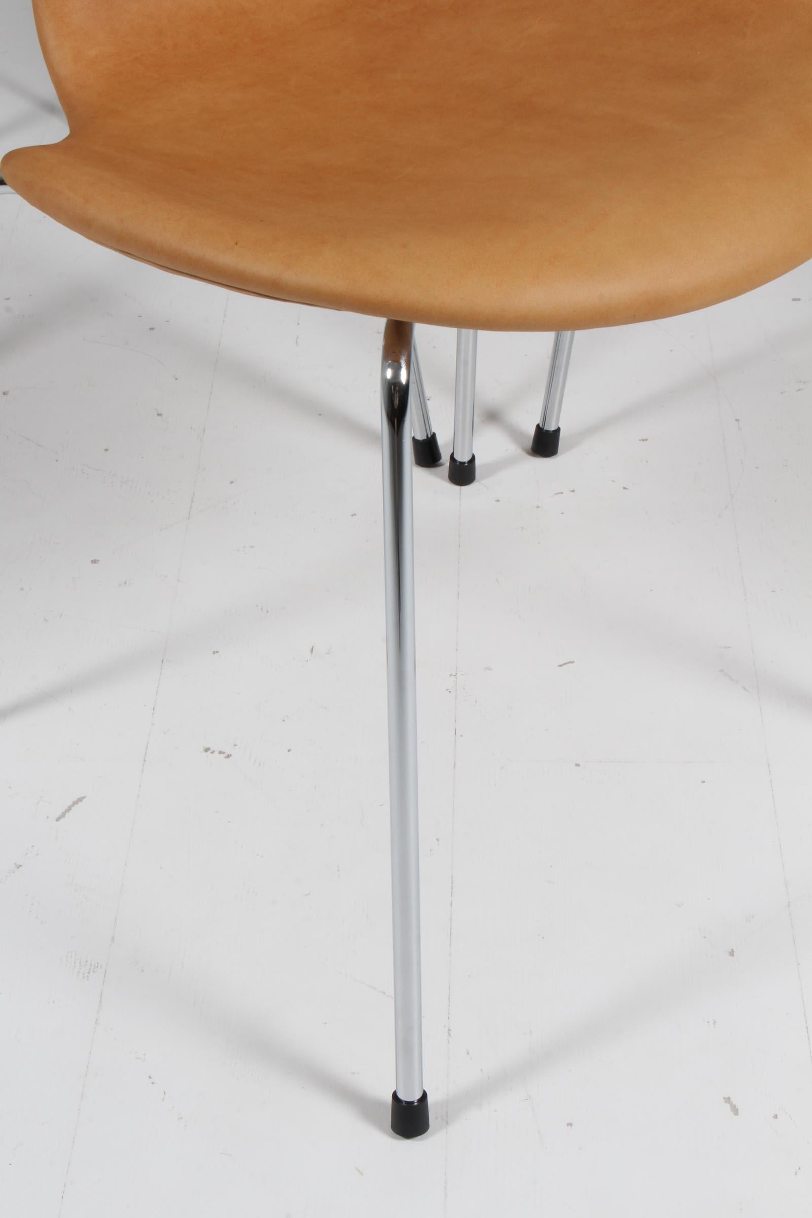 Danish Arne Jacobsen Dining Chair, model Grand Prix model 3130