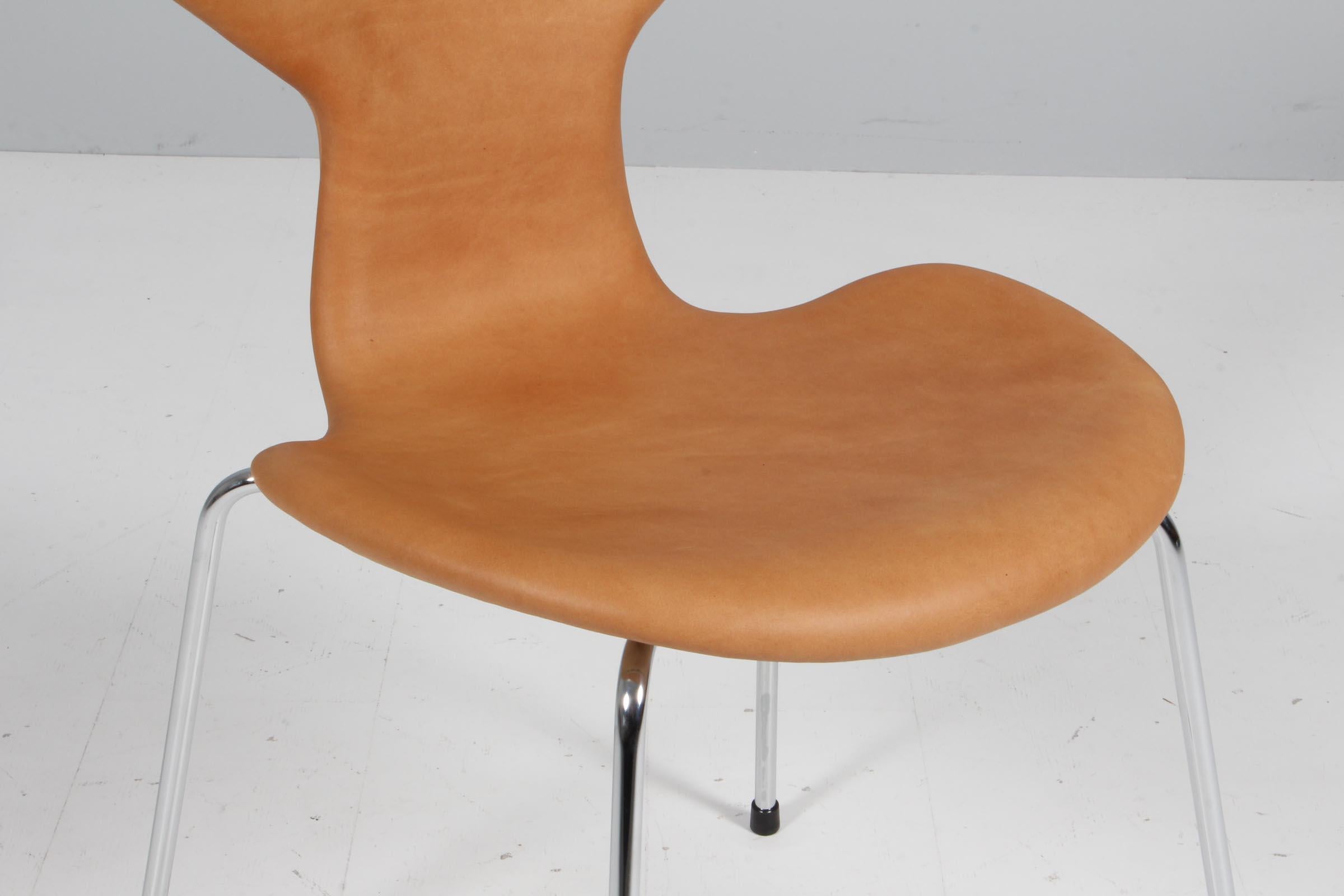 Danish Arne Jacobsen Dining Chair, model Grand Prix model 3130
