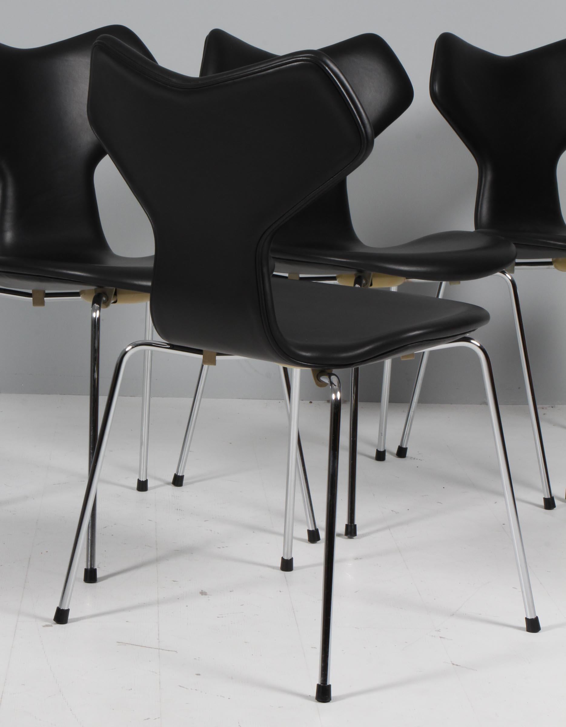 Metà XX secolo Sedia da pranzo Arne Jacobsen, modello Grand Prix modello 3130 in vendita