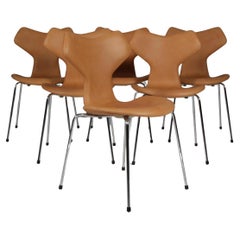 Arne Jacobsen Dining Chair, model Grand Prix model 3130