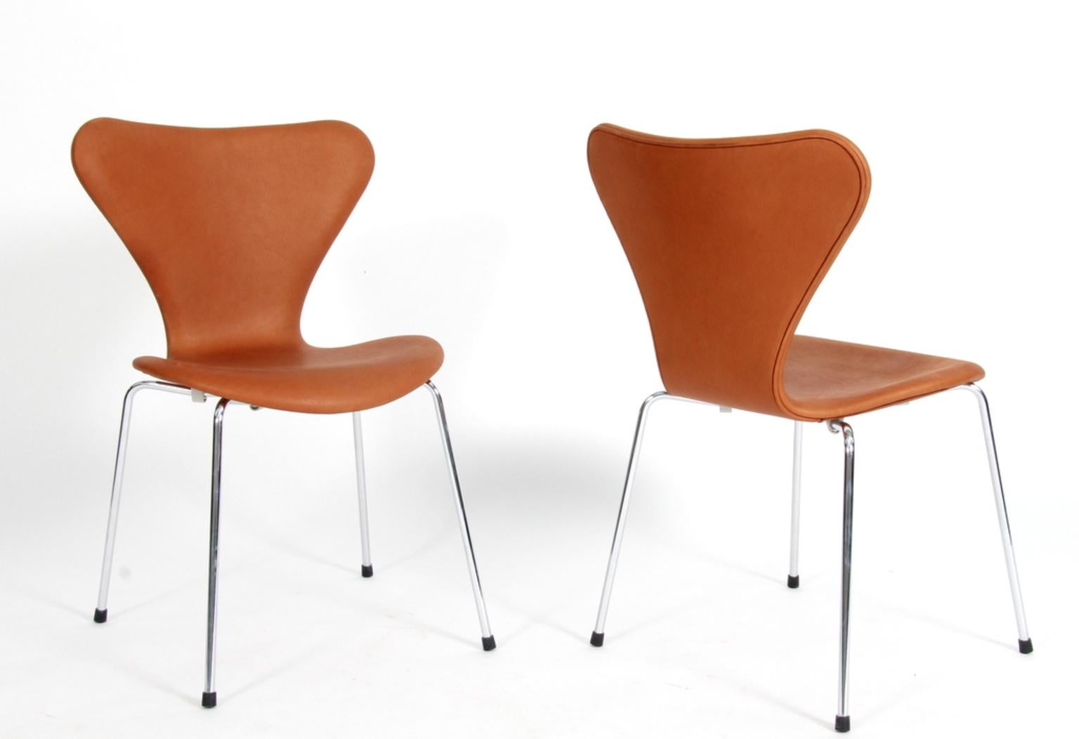 arne jacobsen dining chairs