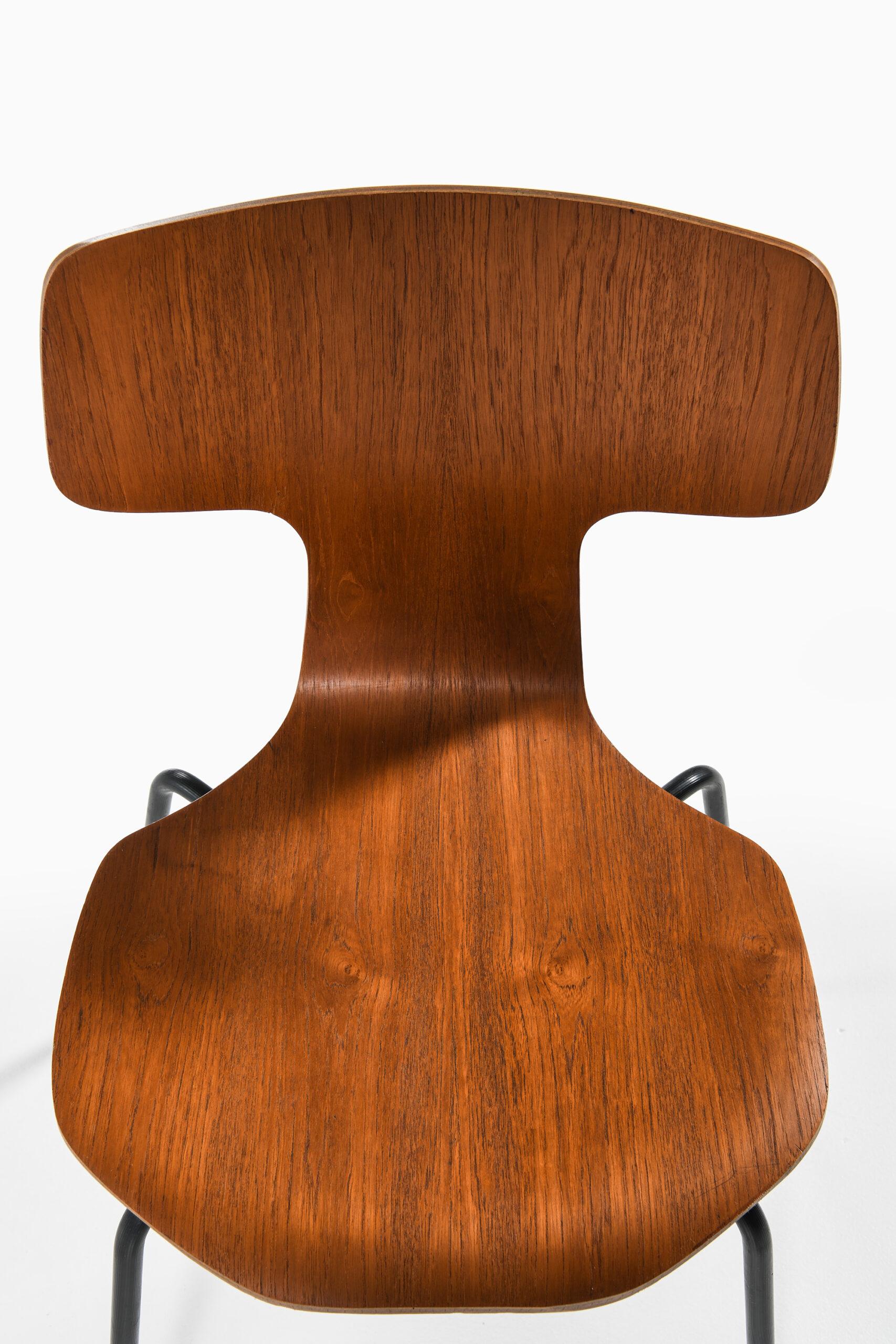 Scandinave moderne Chaises de salle à manger Arne Jacobsen modèle 3103 / 'T' produit par Fritz Hansen en vente