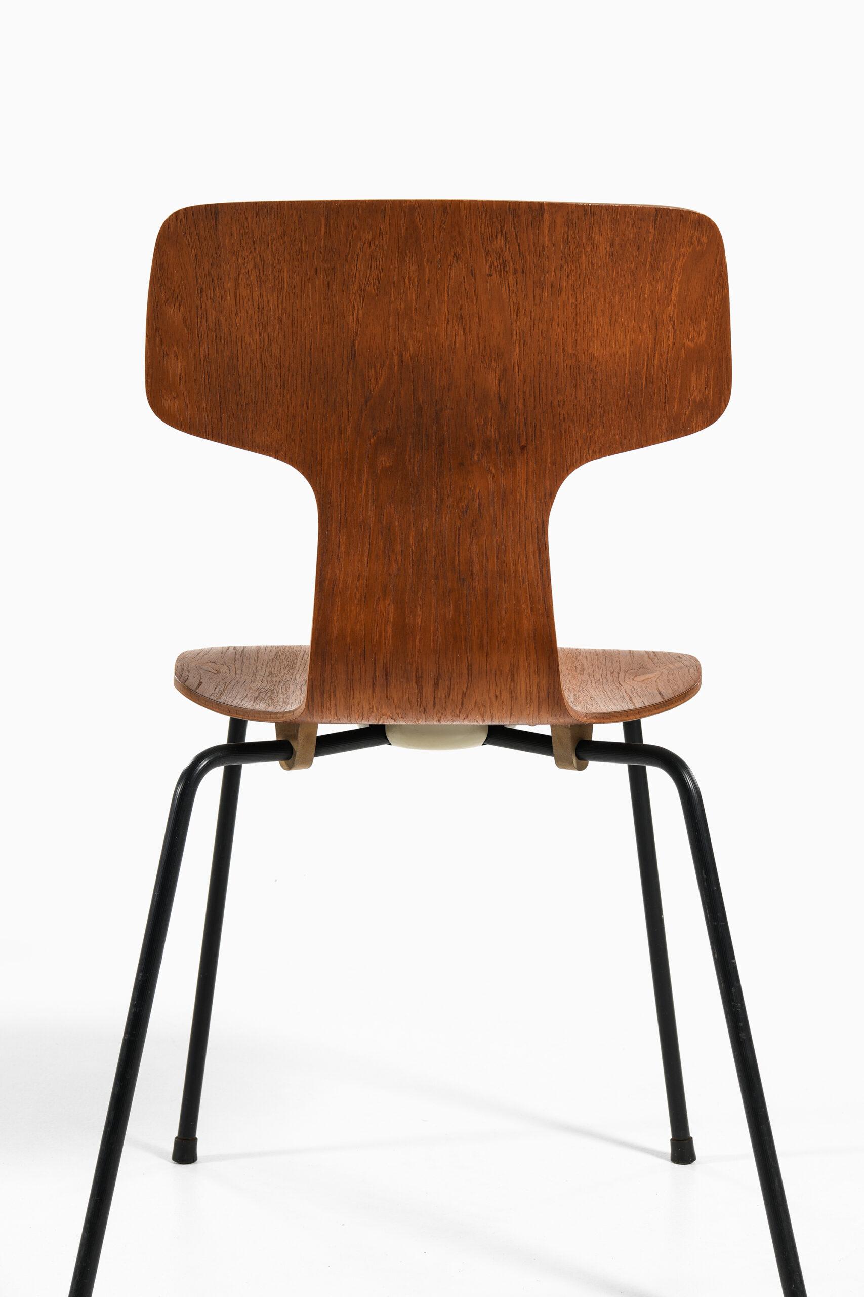 Scandinavian Modern Arne Jacobsen Dining Chairs Model 3103 / 'T' Produced by Fritz Hansen For Sale