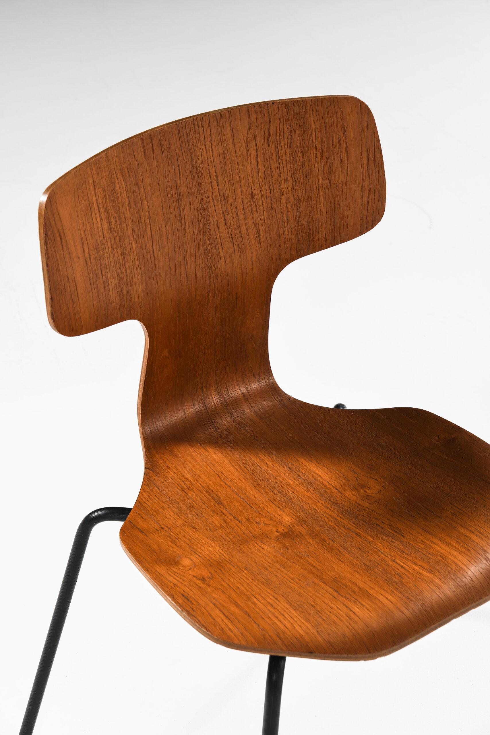 Milieu du XXe siècle Chaises de salle à manger Arne Jacobsen modèle 3103 / 'T' produit par Fritz Hansen en vente