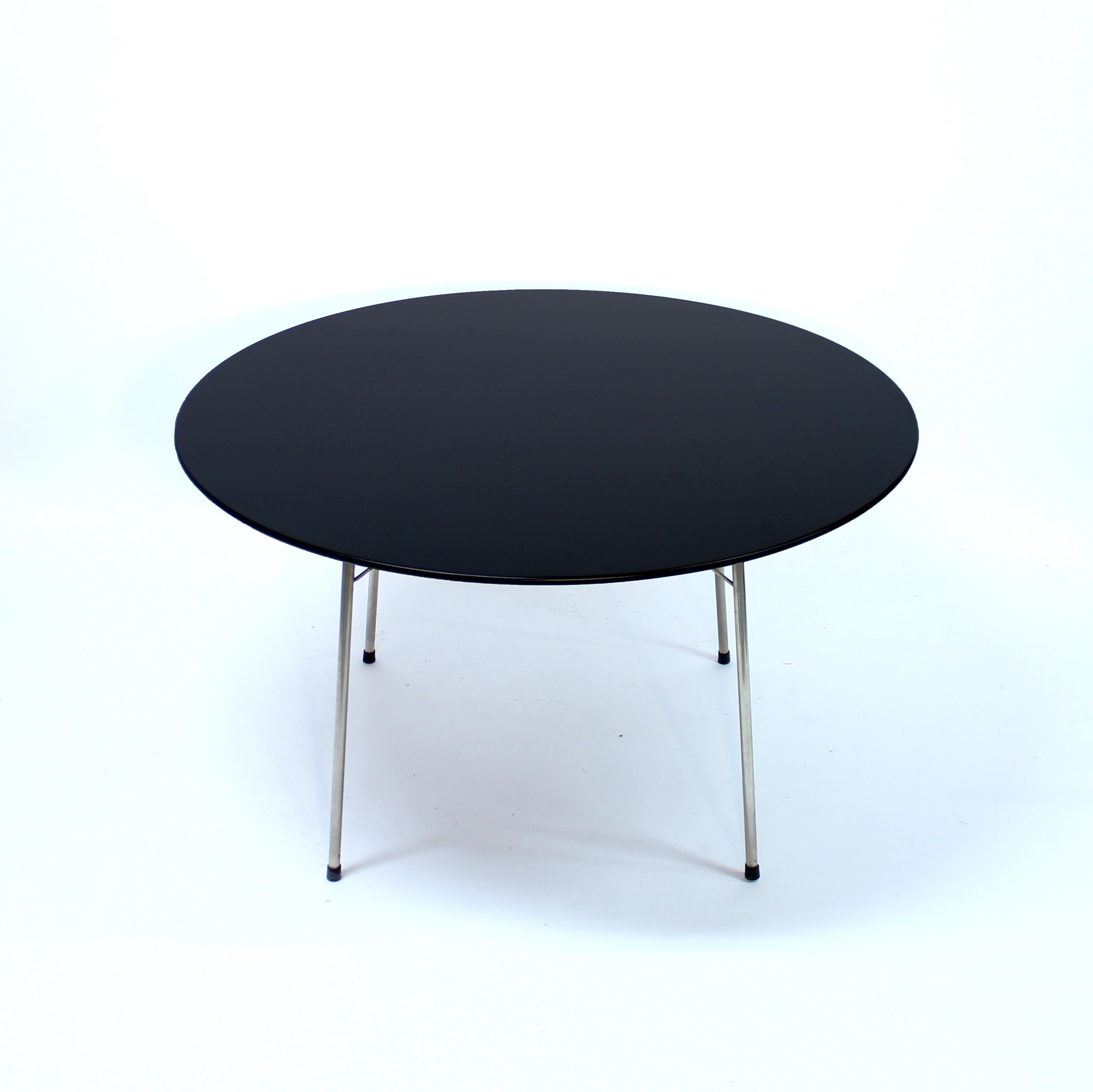 Arne Jacobsen, dining table, model 3600, Fritz Hansen, ca 1980 In Good Condition For Sale In Uppsala, SE