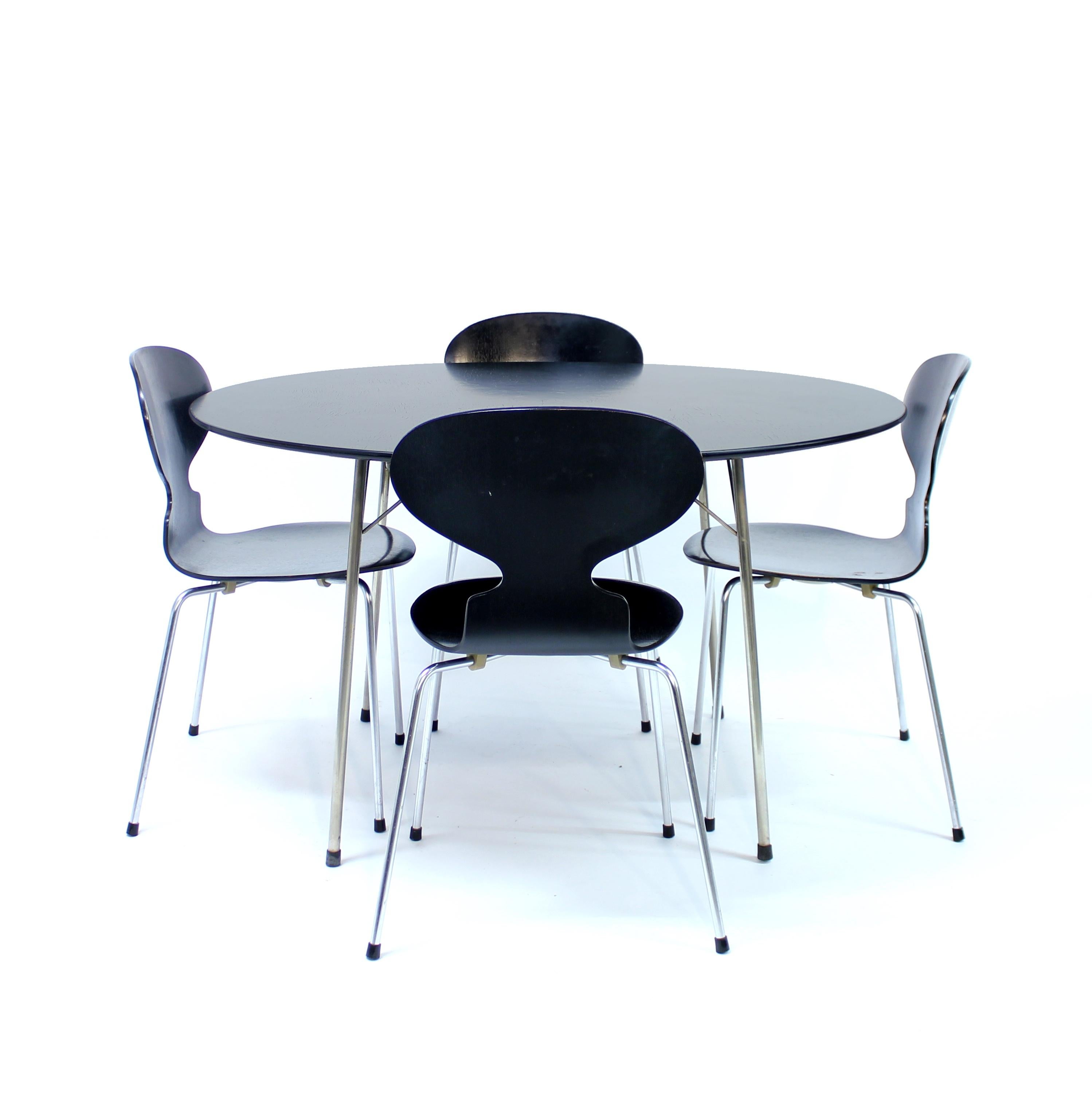 20th Century Arne Jacobsen, dining table, model 3600, Fritz Hansen, ca 1980 For Sale