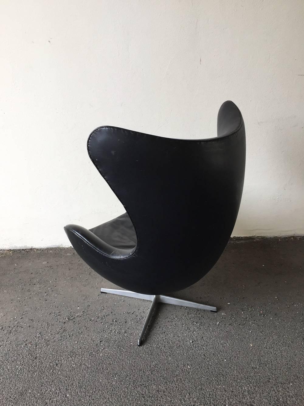 Danish Arne Jacobsen Early Edition Egg Chair