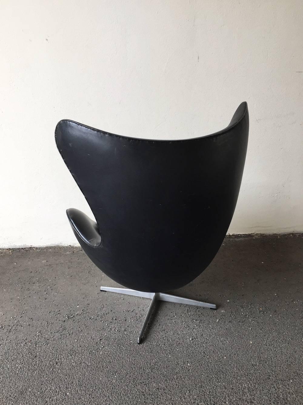 Late 20th Century Arne Jacobsen Early Edition Egg Chair