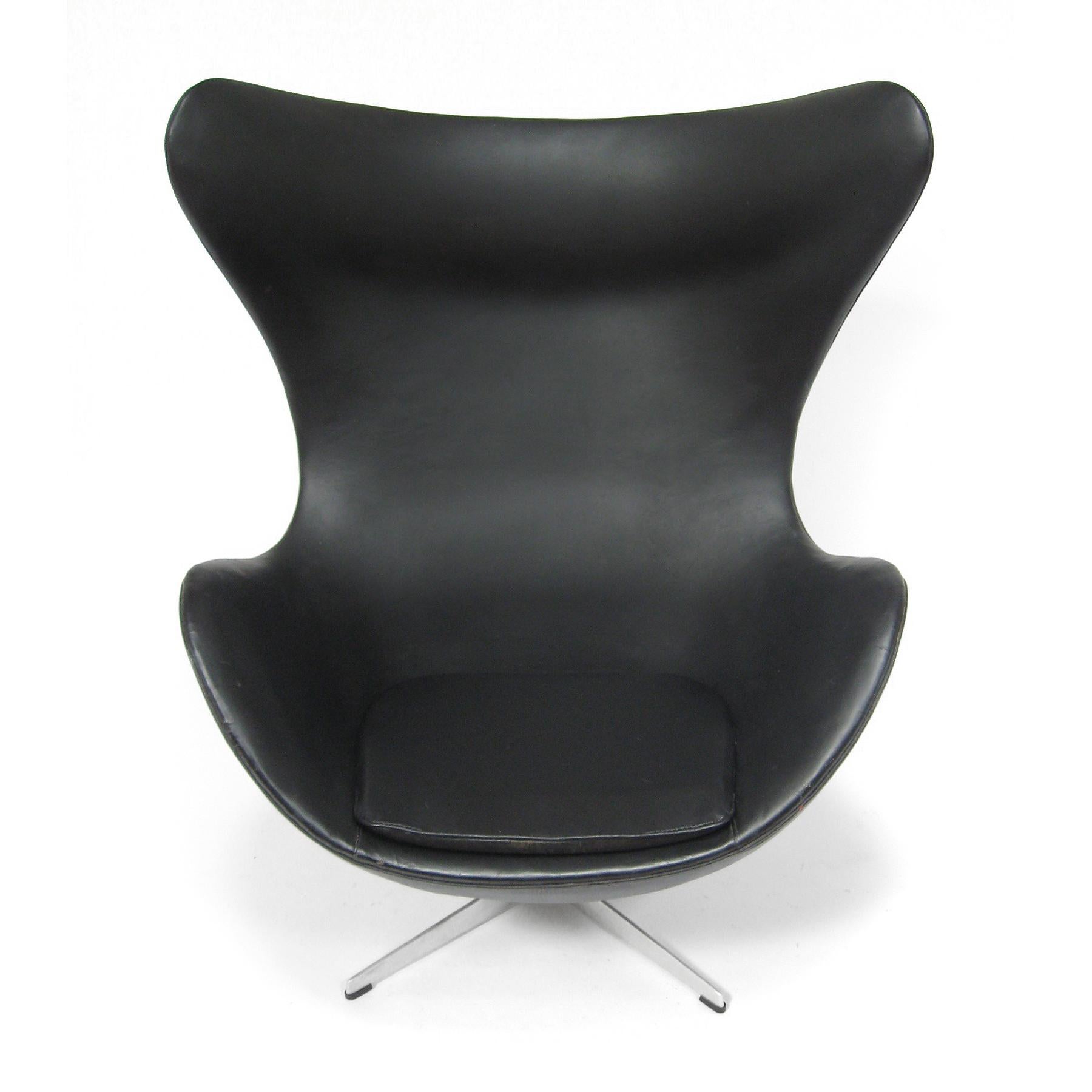 Arne Jacobsen Early Egg Chair by Fritz Hansen 2