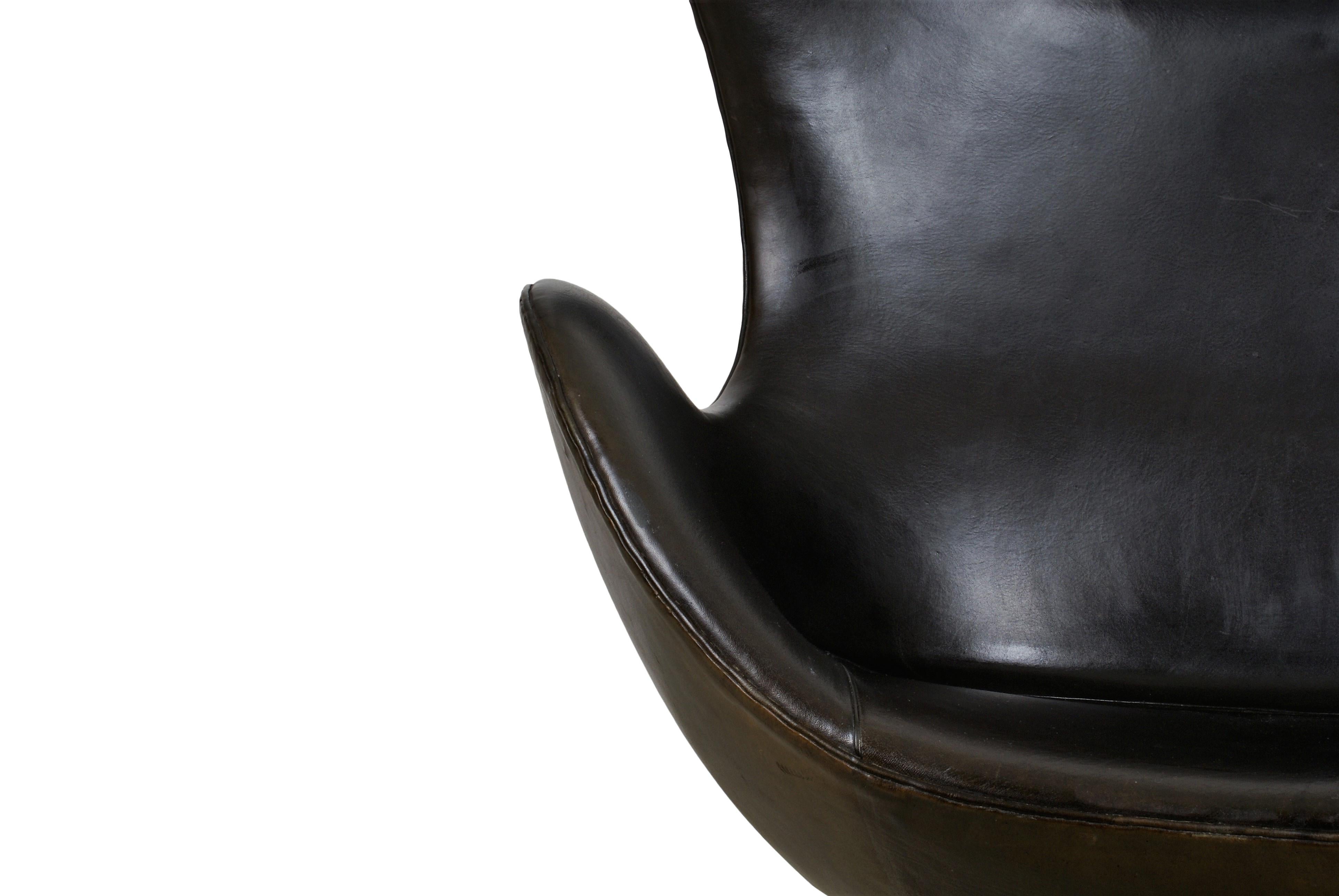 Chaise Early Egg d'Arne Jacobsen en cuir noir, Fritz Hansen, 1958 7