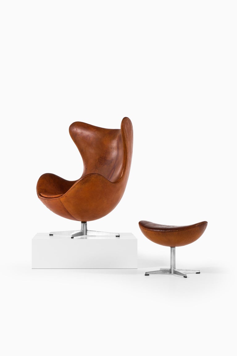 Steel Arne Jacobsen Early Egg Chair with Stool by Fritz Hansen in Denmark