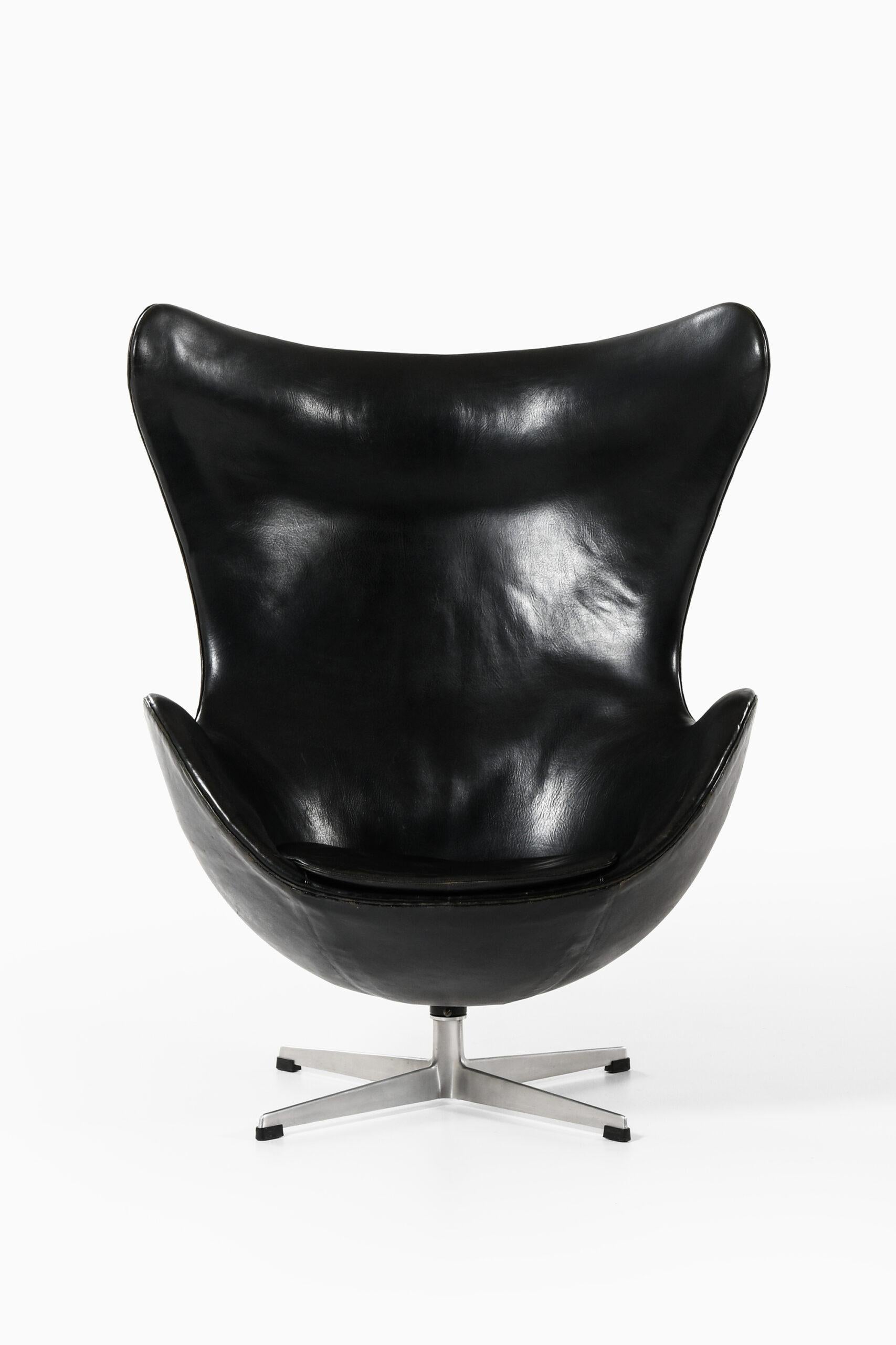 Rare fauteuil modèle 3316 / Egg conçu par Arne Jacobsen. Produit par Fritz Hansen au Danemark.