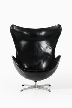Sedia Easy Chair Arne Jacobsen Modello 3316 / Uovo Prodotta da Fritz Hansen