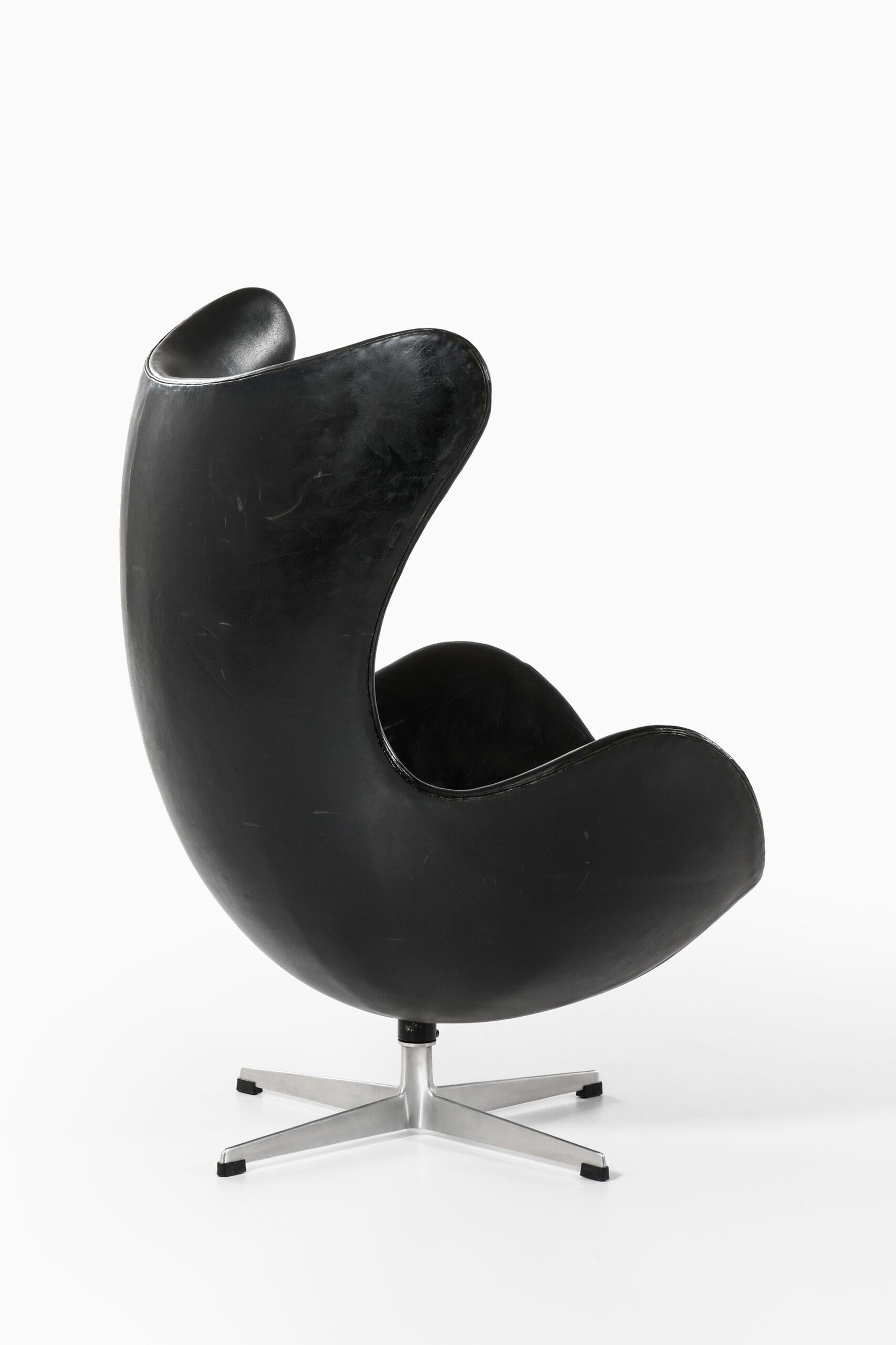 Arne Jacobsen Easy Chair Modell 3316 / Eier, hergestellt von Fritz Hansen im Zustand „Gut“ im Angebot in Limhamn, Skåne län