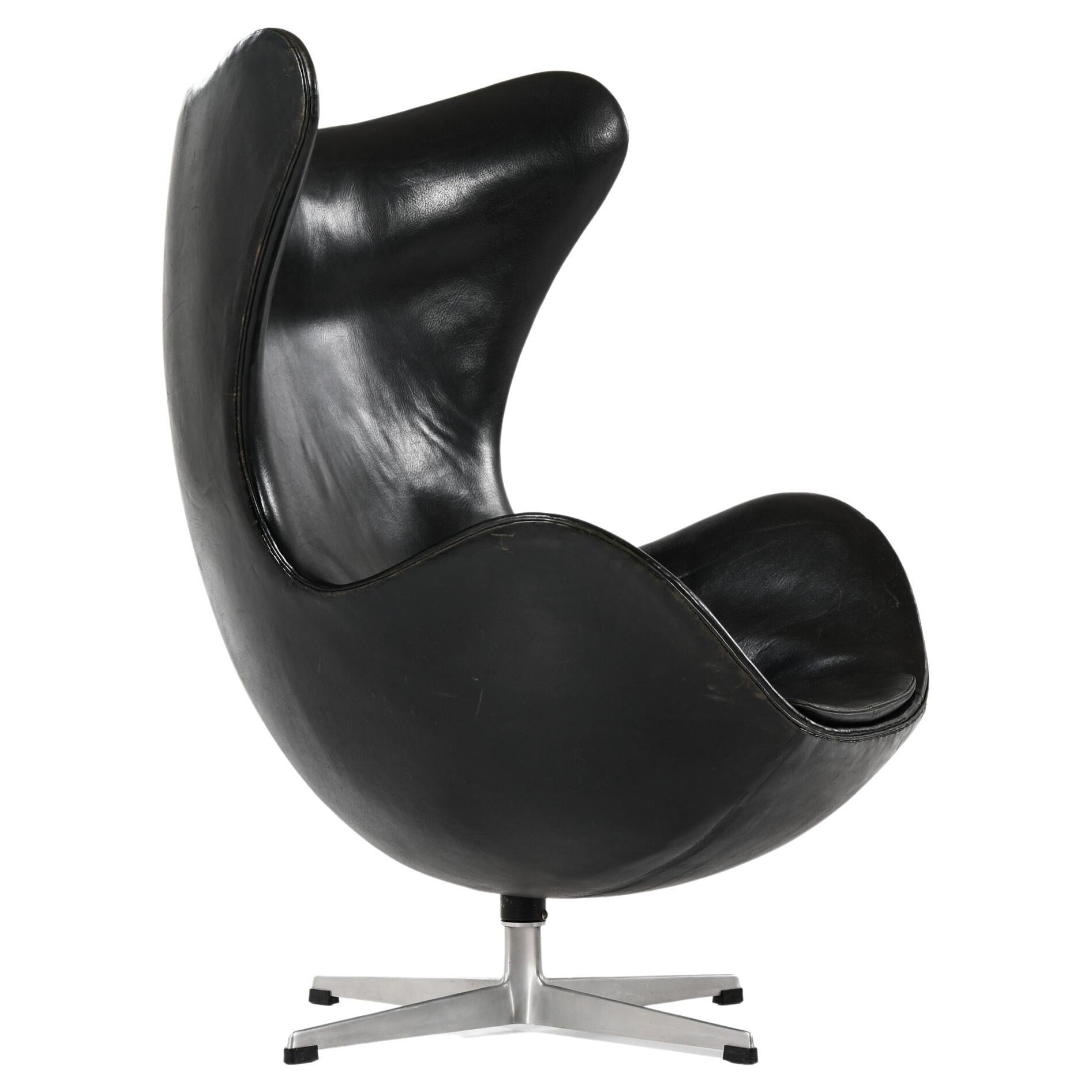 Arne Jacobsen Easy Chair Model 3316 / Egg Produced by Fritz Hansen