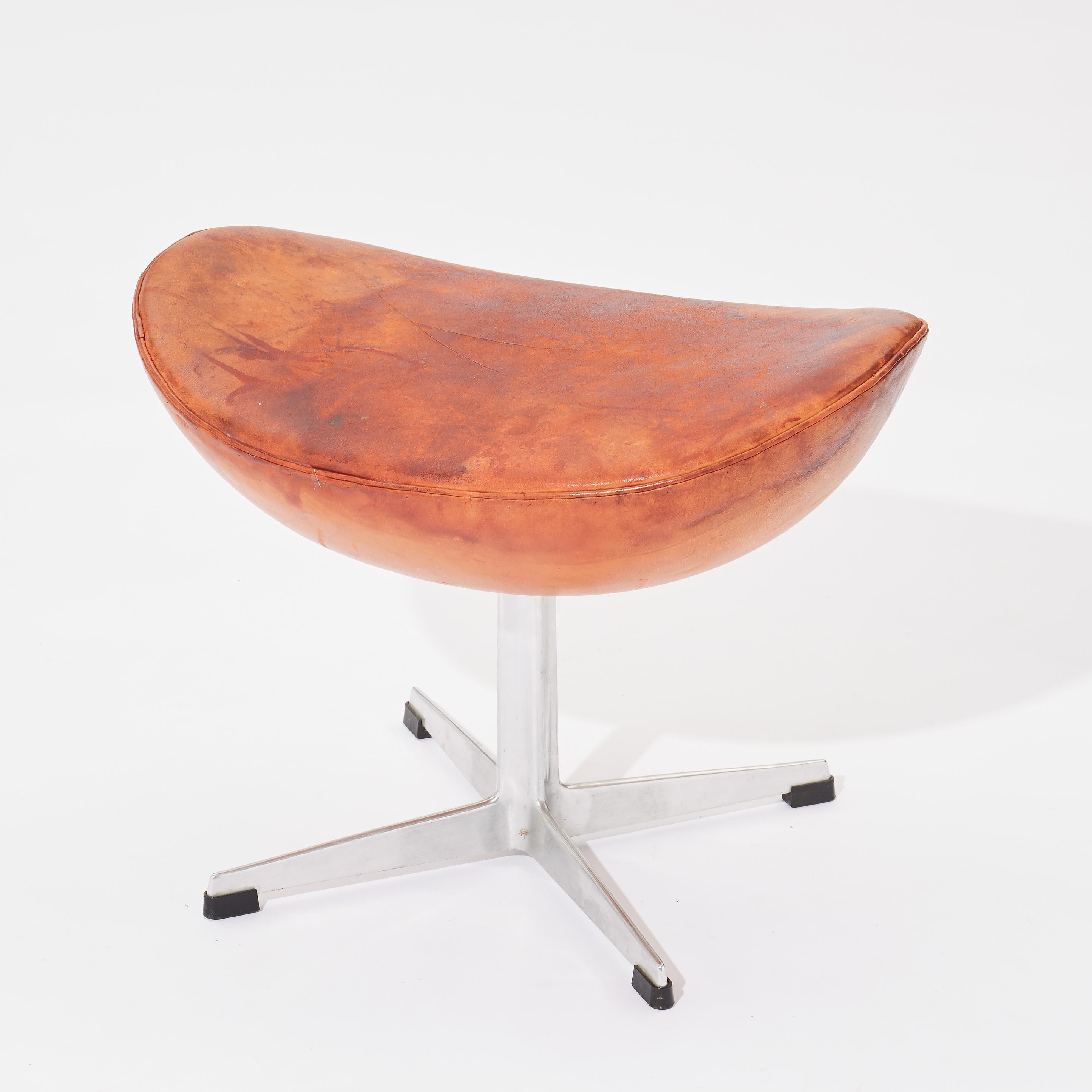 Danish Arne Jacobsen Egg Chair an Ottoman by Fritz Hansen in Denmark