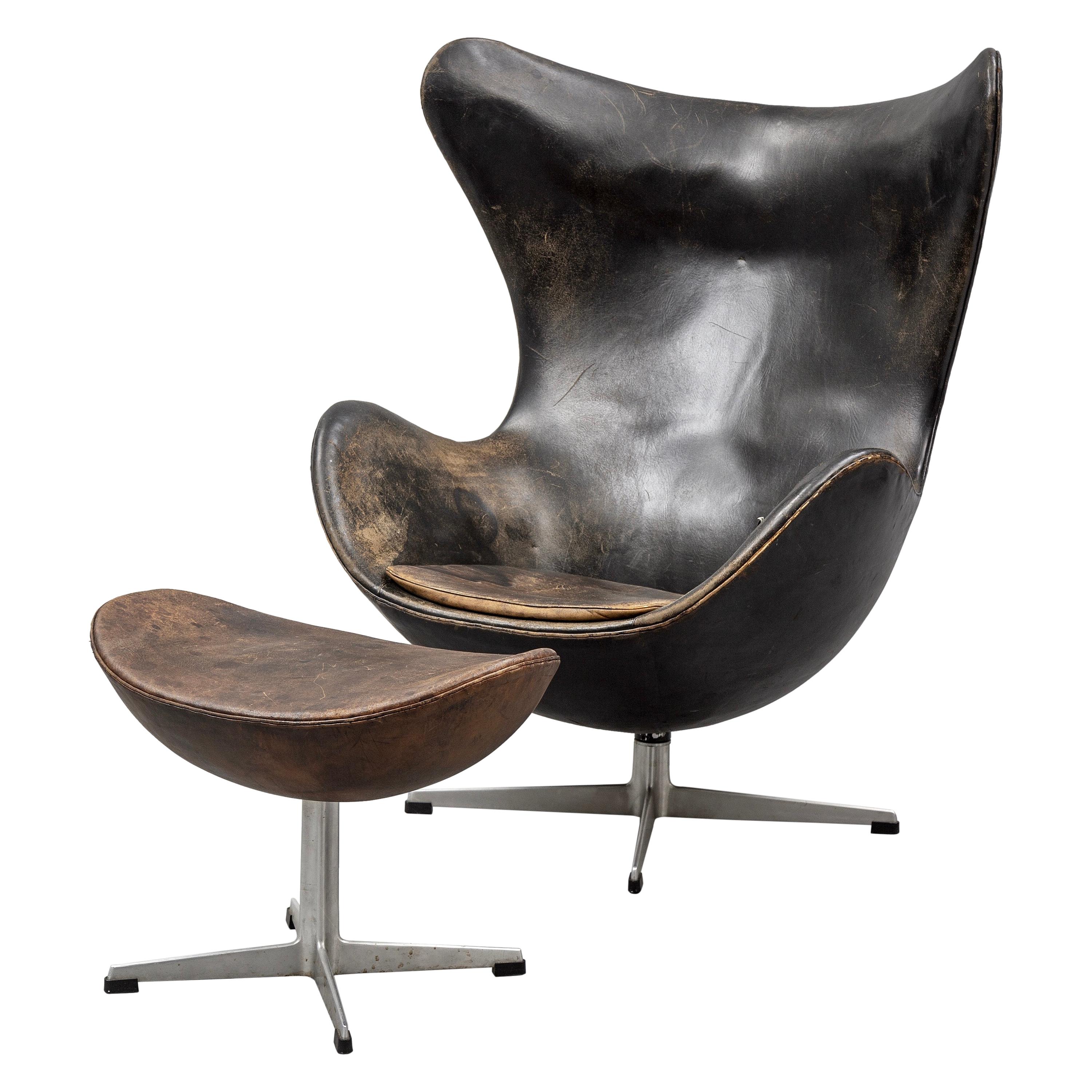 Arne Jacobsen Egg Chair an Ottoman by Fritz Hansen in Denmark