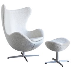 Arne Jacobsen Egg Chair and Ottoman for Fritz Hansen, circa 1960