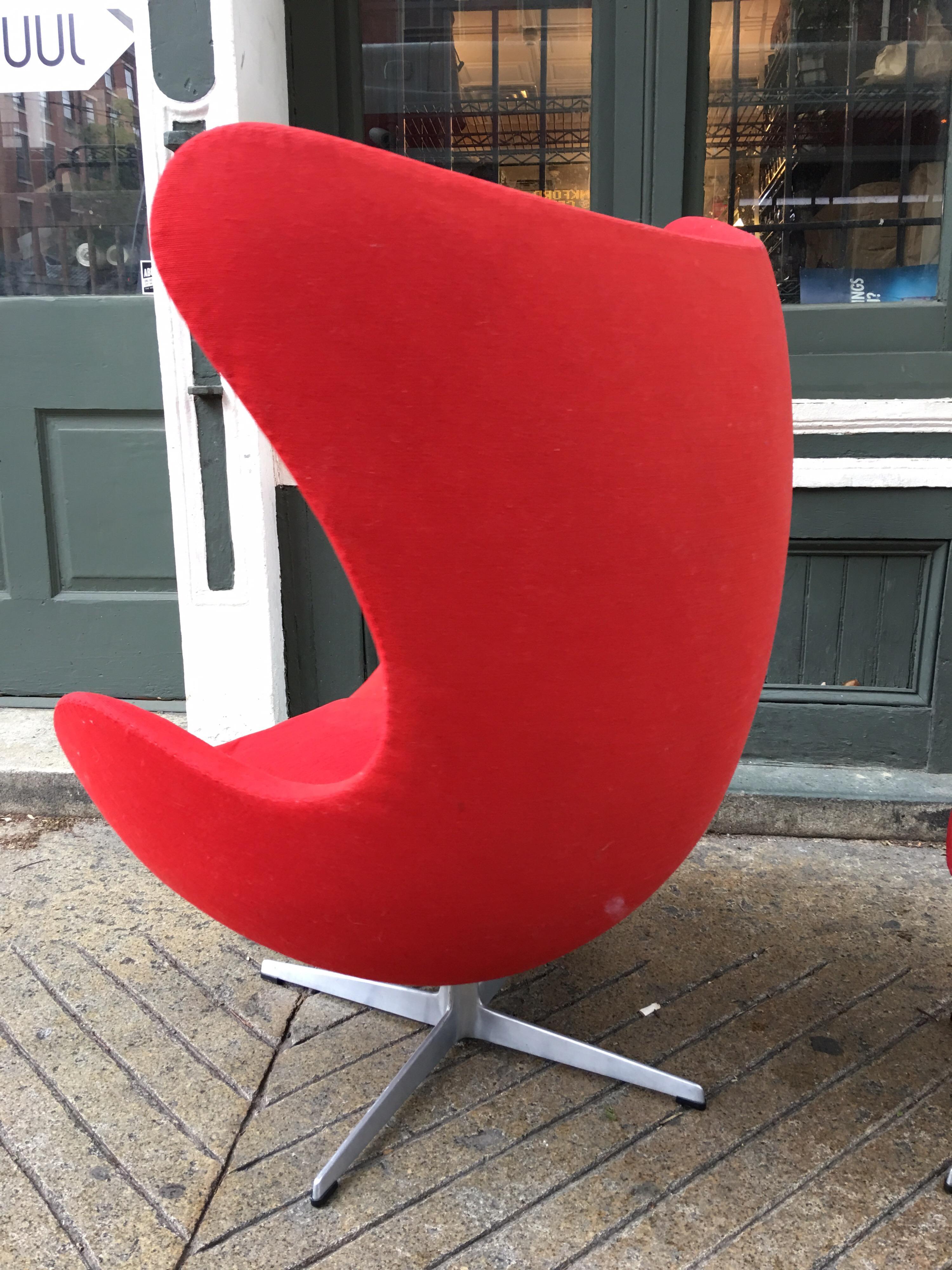 Arne Jacobsen Egg Chair and Ottoman 1