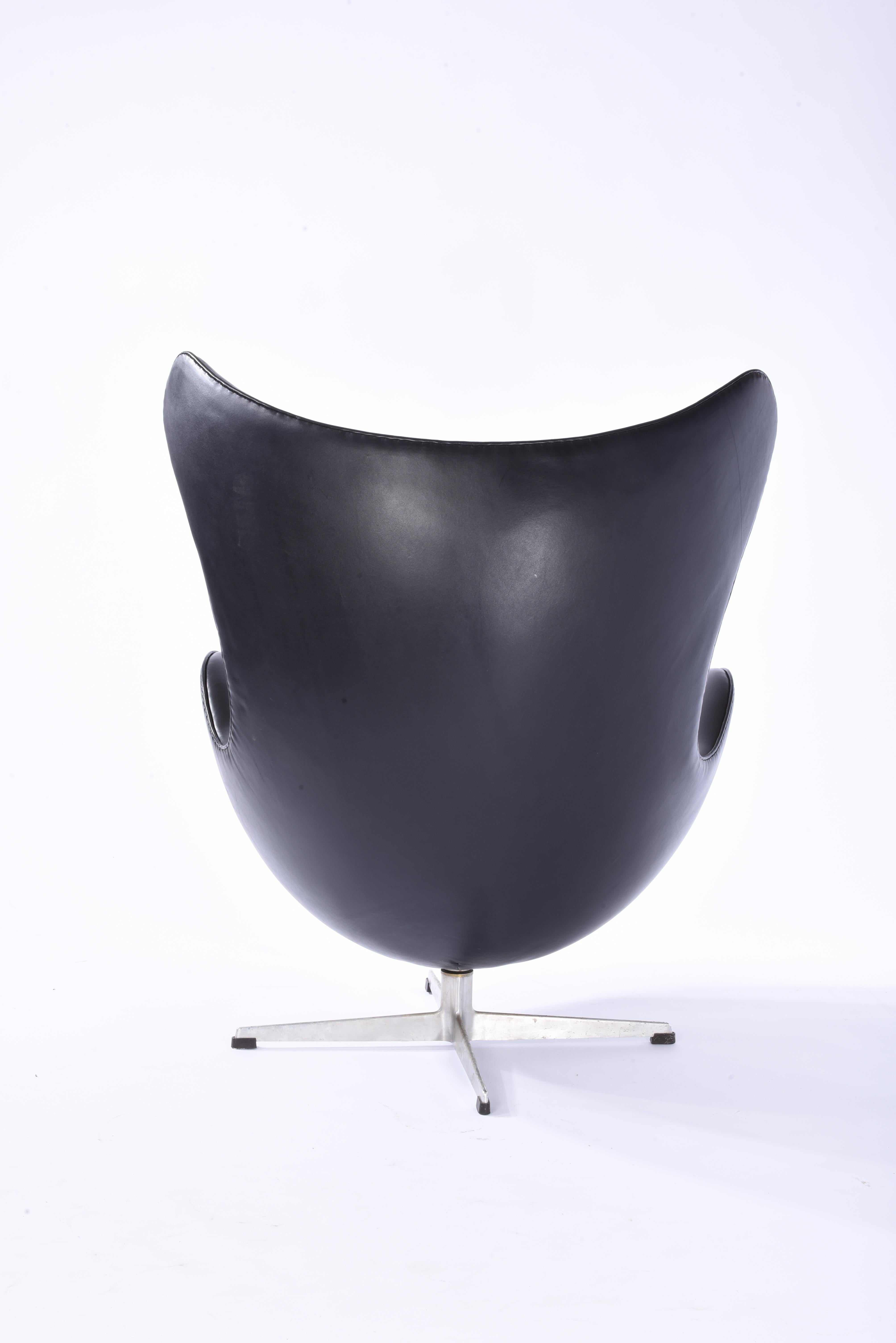 Danish Arne Jacobsen Egg Chair, First Edition 1959