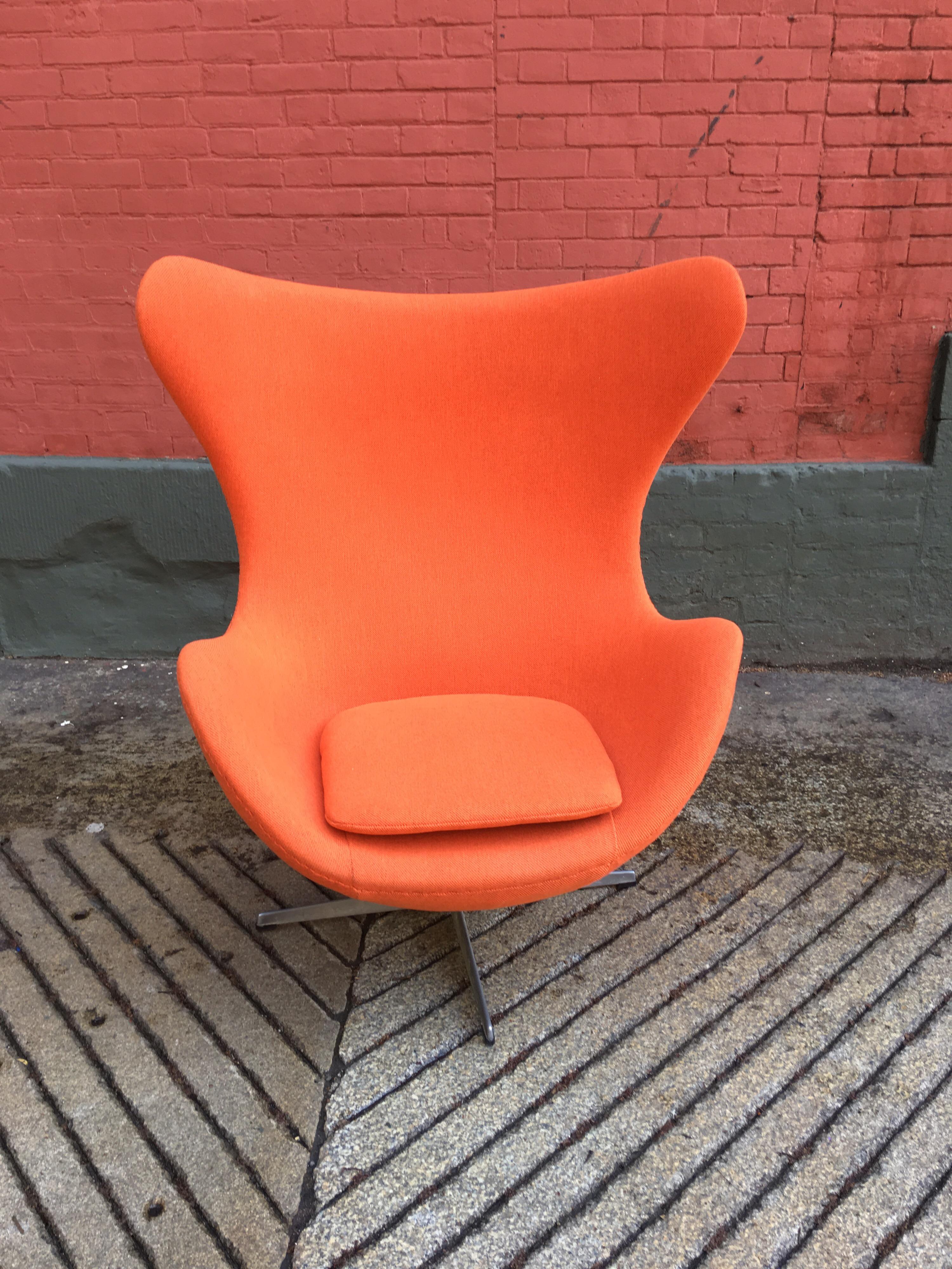 Arne Jacobsen Egg Chair for Fritz Hansen in Any Fabric 6