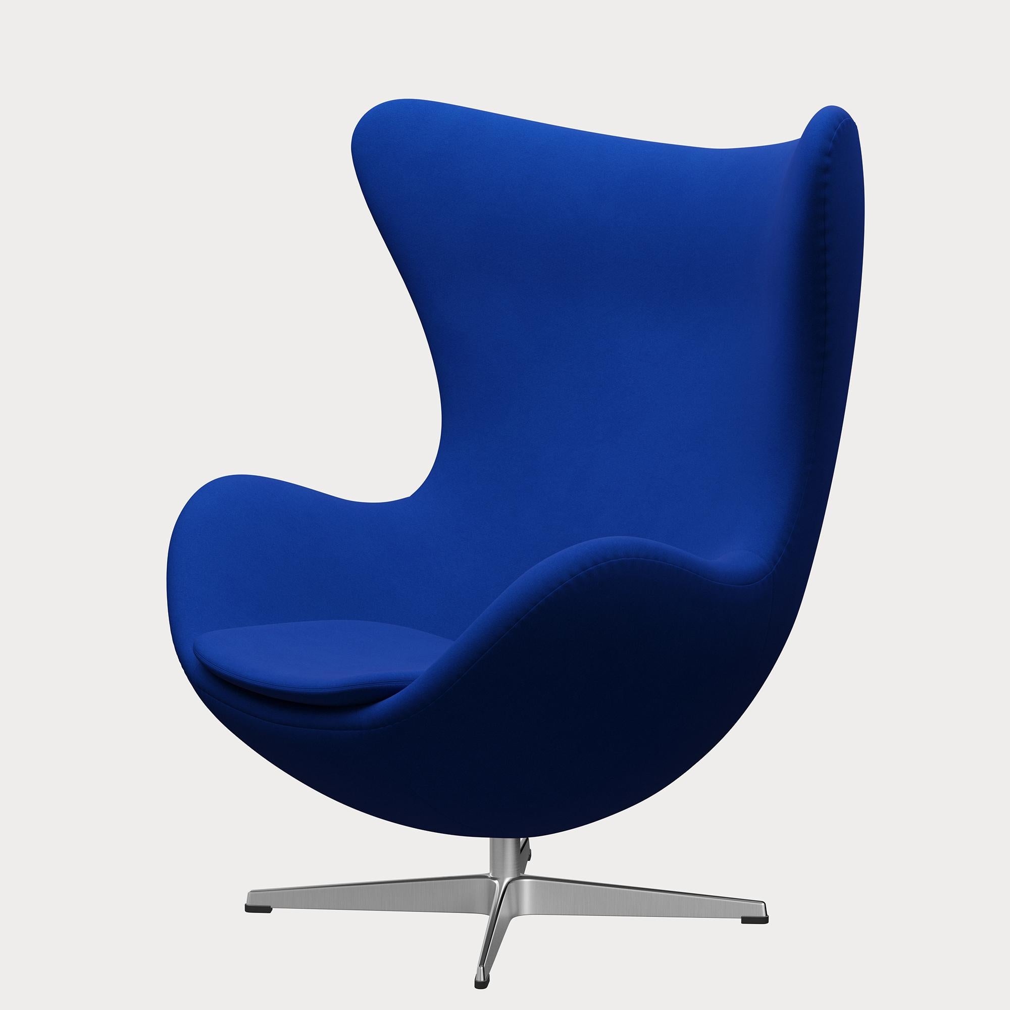 Arne Jacobsen 'Egg' Chair for Fritz Hansen in Fabric Upholstery (Cat. 3) In New Condition For Sale In Glendale, CA