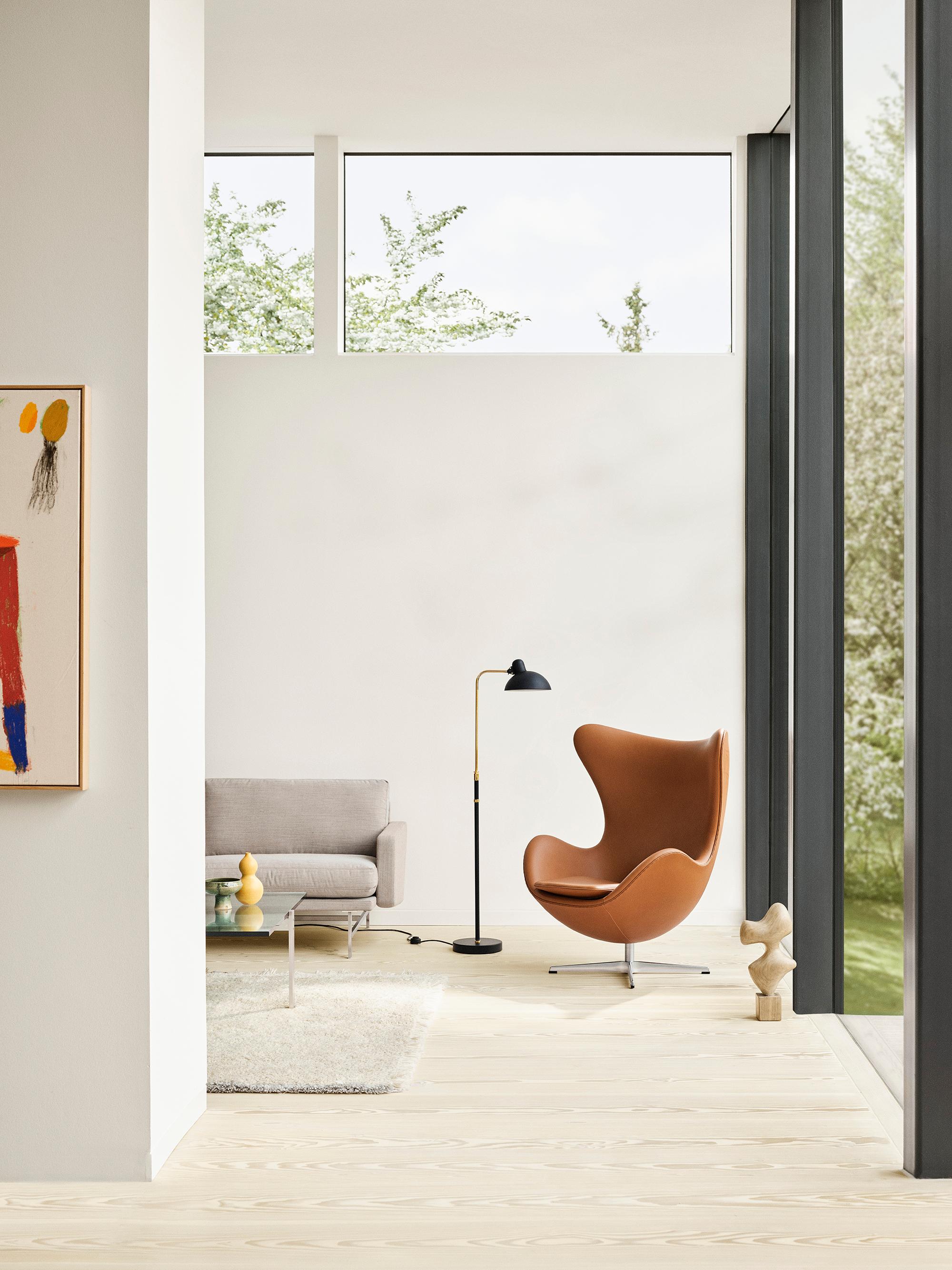 Scandinavian Modern Arne Jacobsen 'Egg' Chair for Fritz Hansen in Leather Upholstery (Cat. 4) For Sale