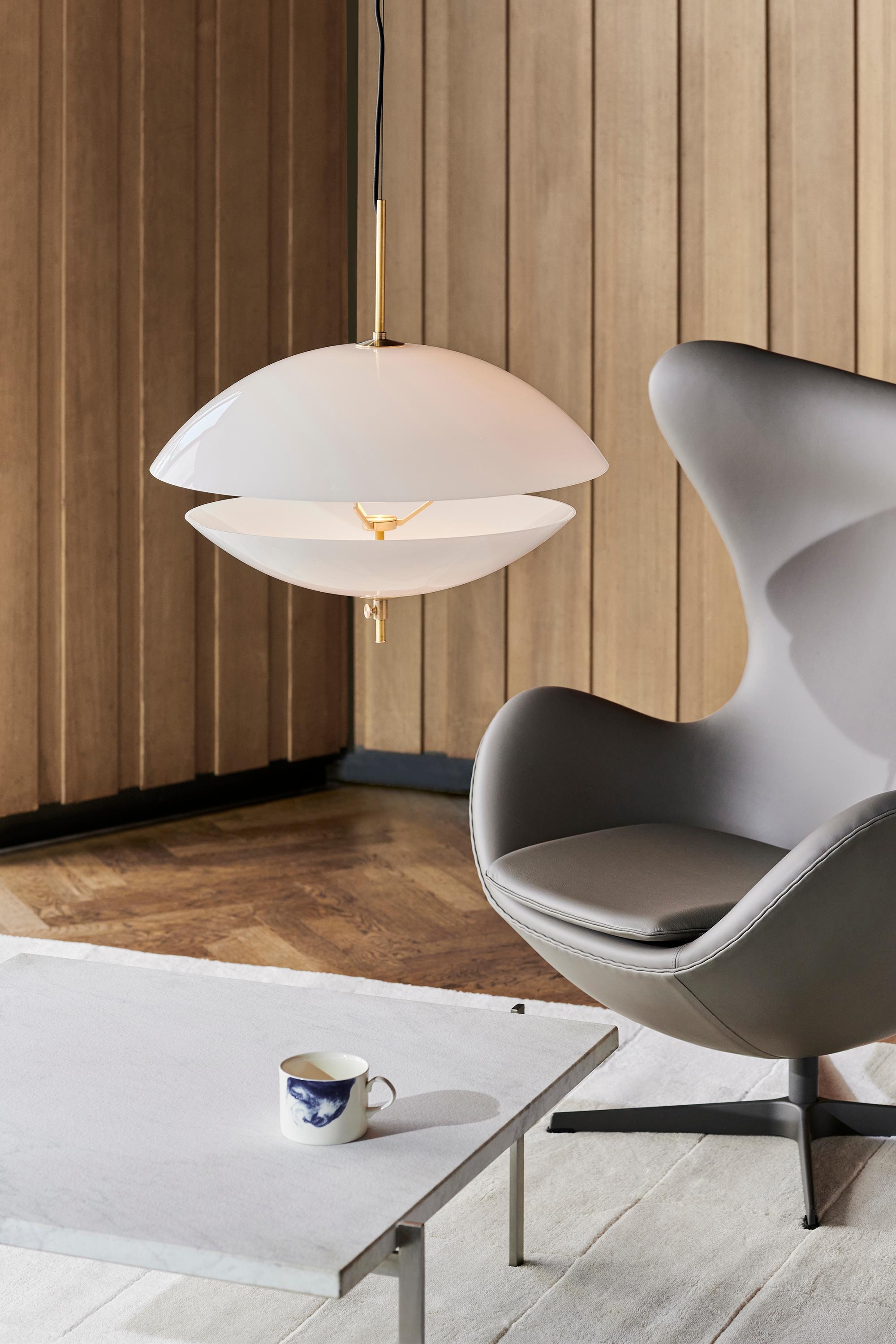 XXIe siècle et contemporain Chaise Egg d'Arne Jacobsen pour Fritz Hansen en tissu de cuir (Cat. 3) en vente