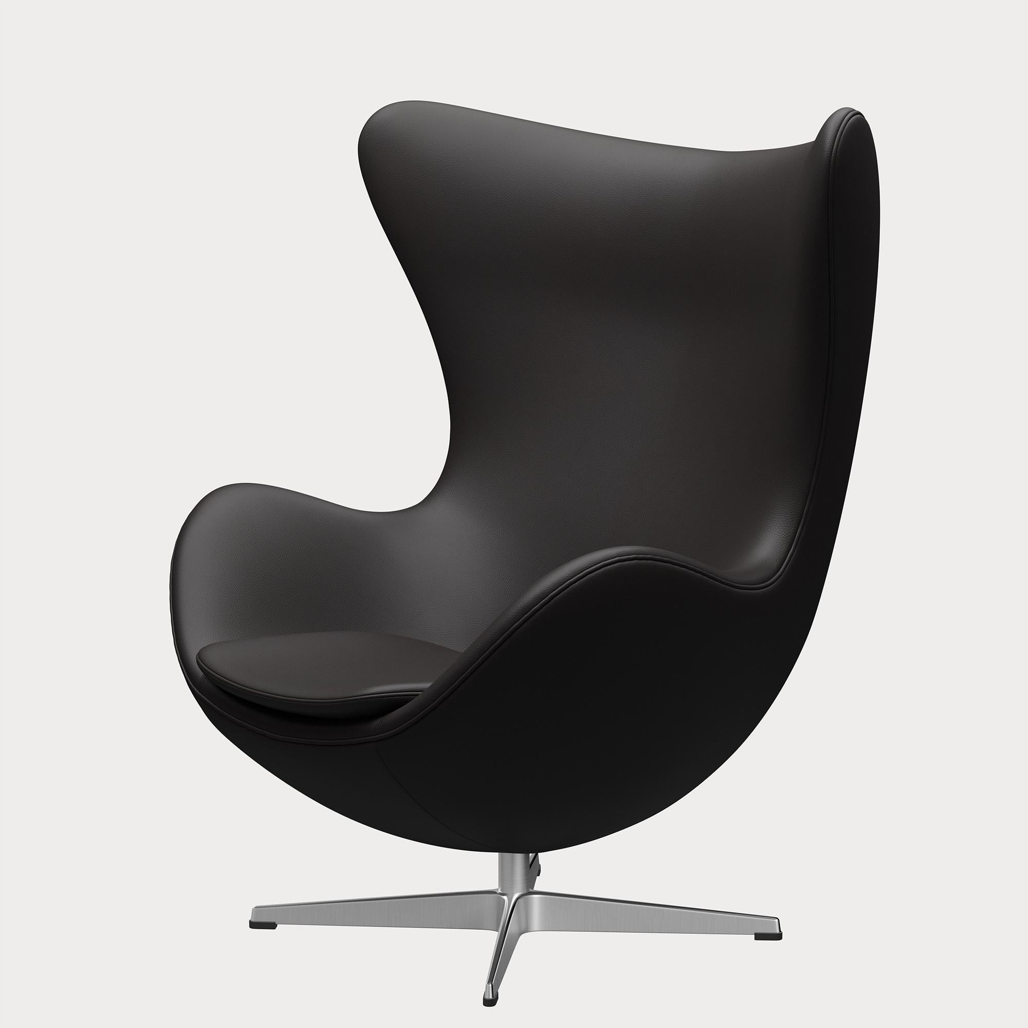 Metal Arne Jacobsen 'Egg' Chair for Fritz Hansen in Leather Upholstery (Cat. 4) For Sale