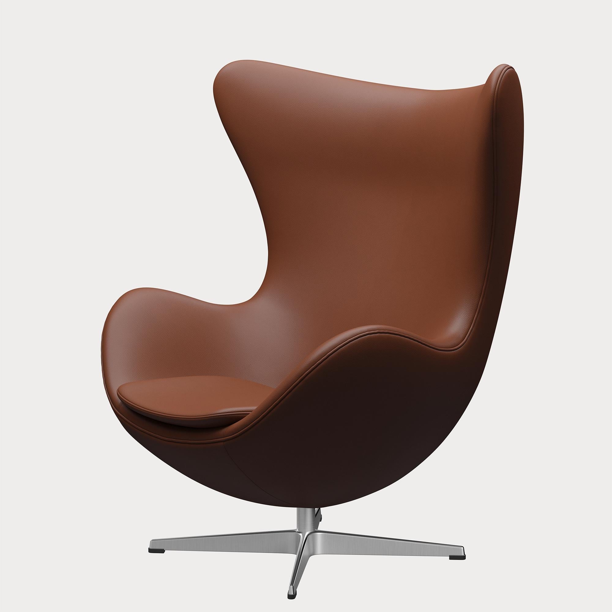 Arne Jacobsen 'Egg' Chair for Fritz Hansen in Leather Upholstery (Cat. 4) For Sale 2