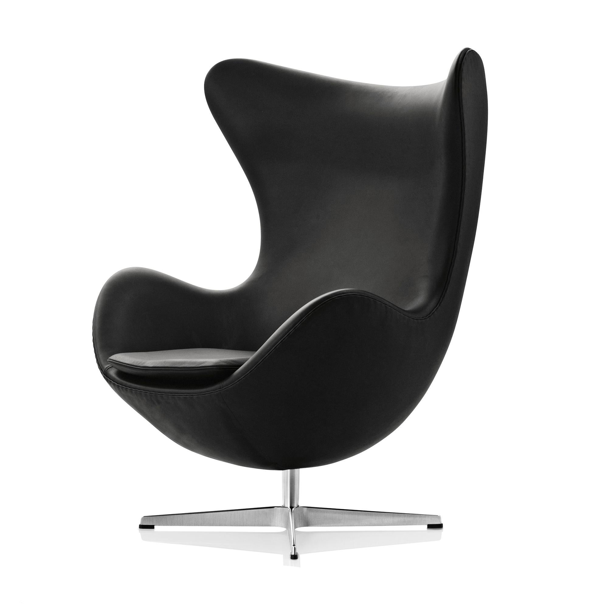 Contemporary Arne Jacobsen 'Egg' Chair for Fritz Hansen in Leather Upholstery (Cat. 4) For Sale