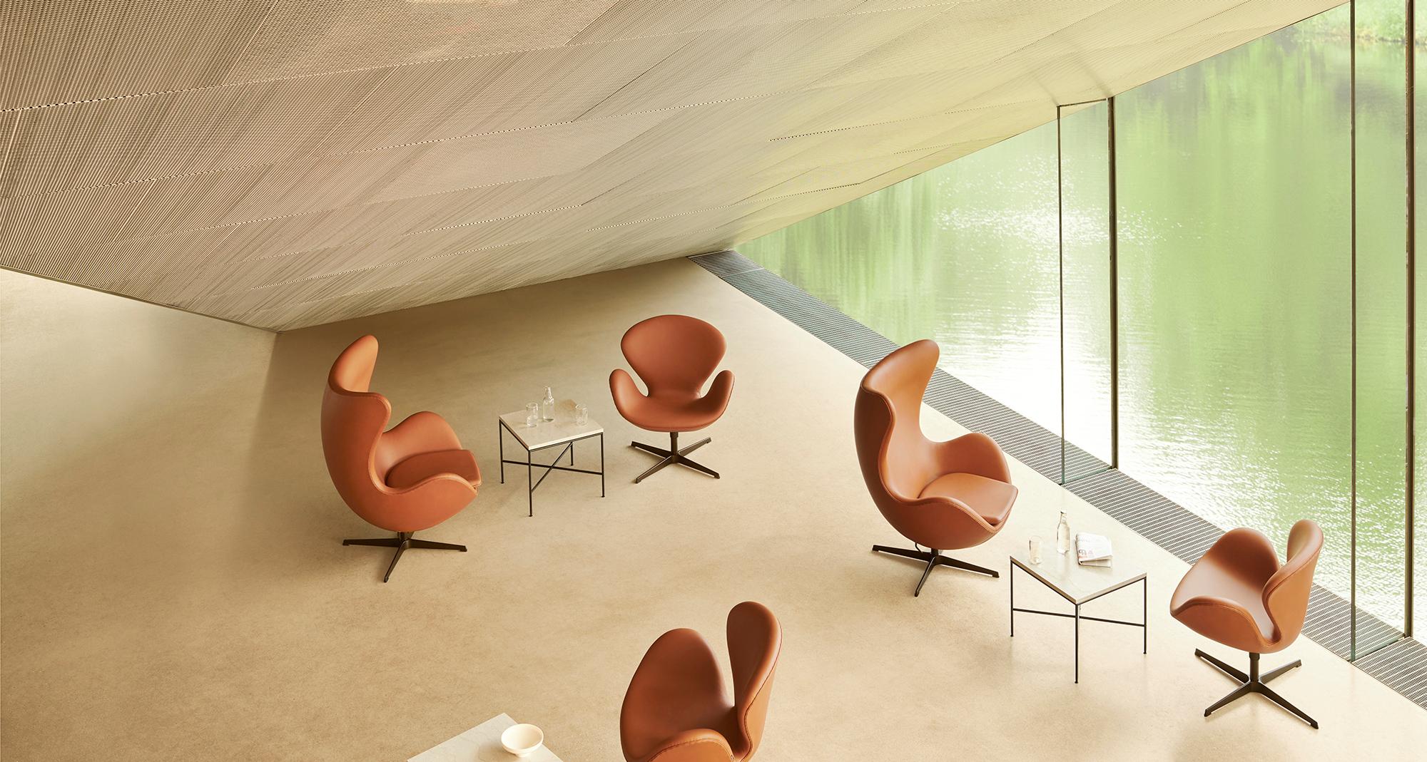 Arne Jacobsen „Egg“-Stuhl für Fritz Hansen mit Lederpolsterung (Cat. 5) im Angebot 2