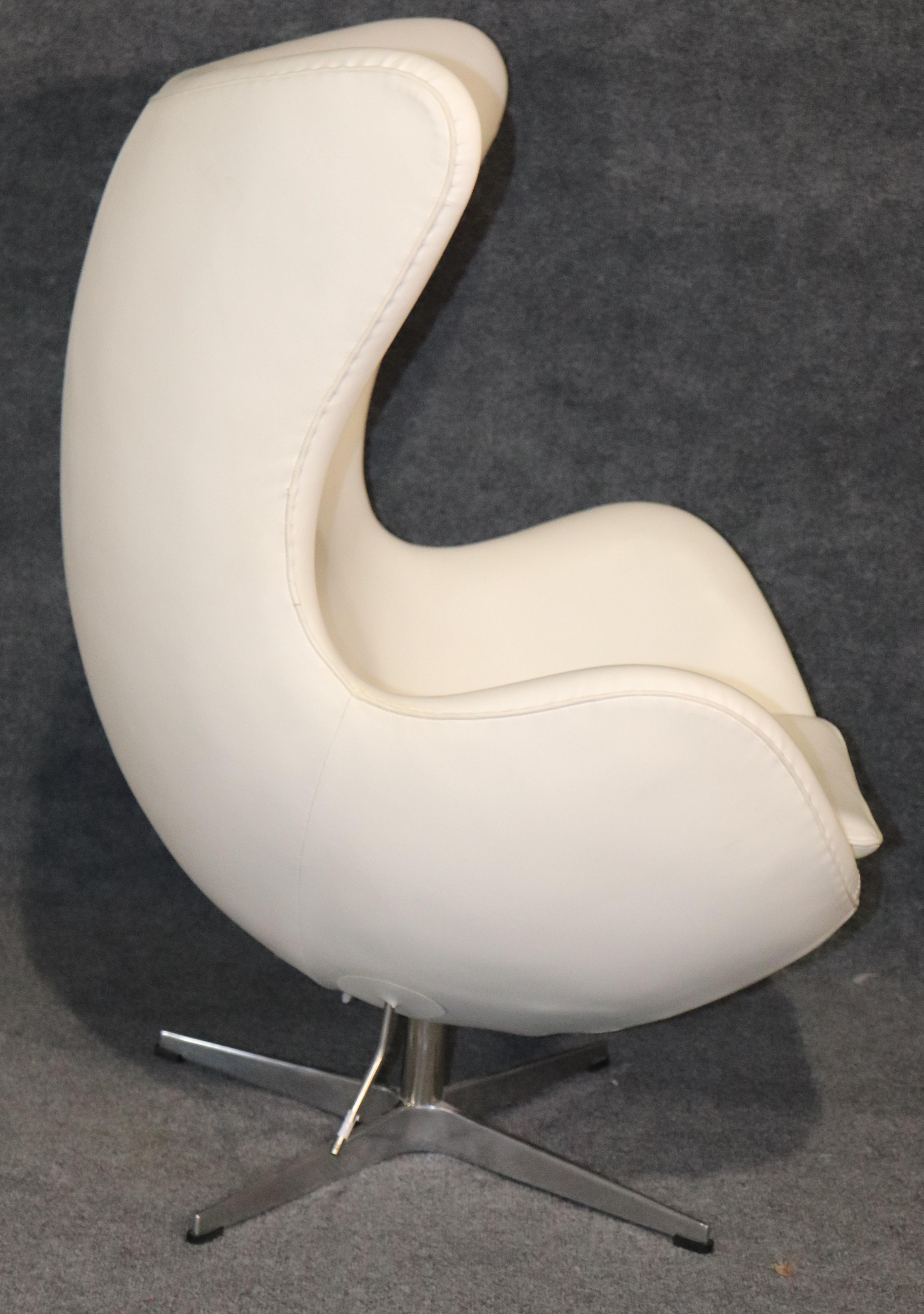 Silla Egg de Arne Jacobsen Moderno de mediados de siglo en venta