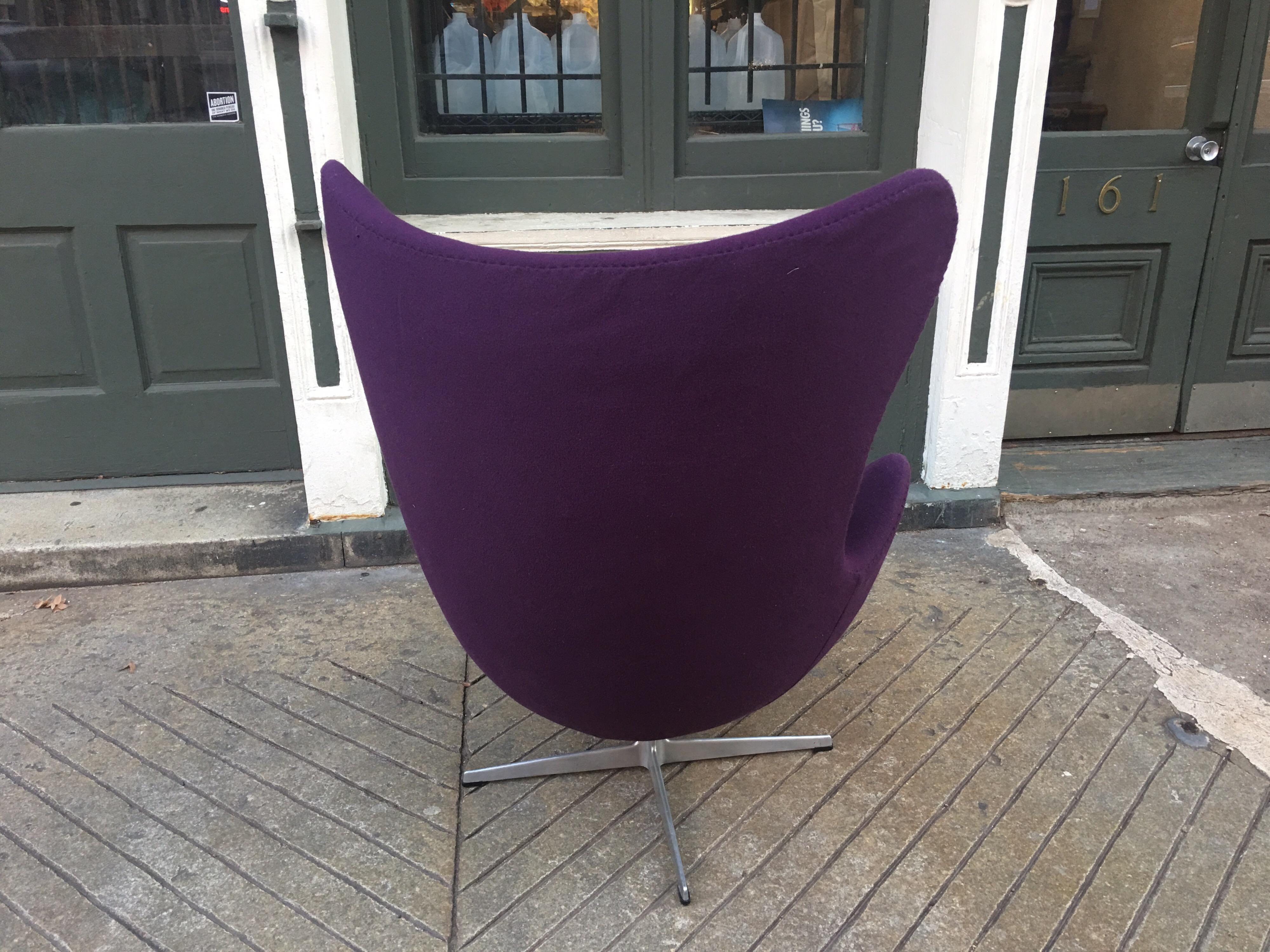egg chair purple