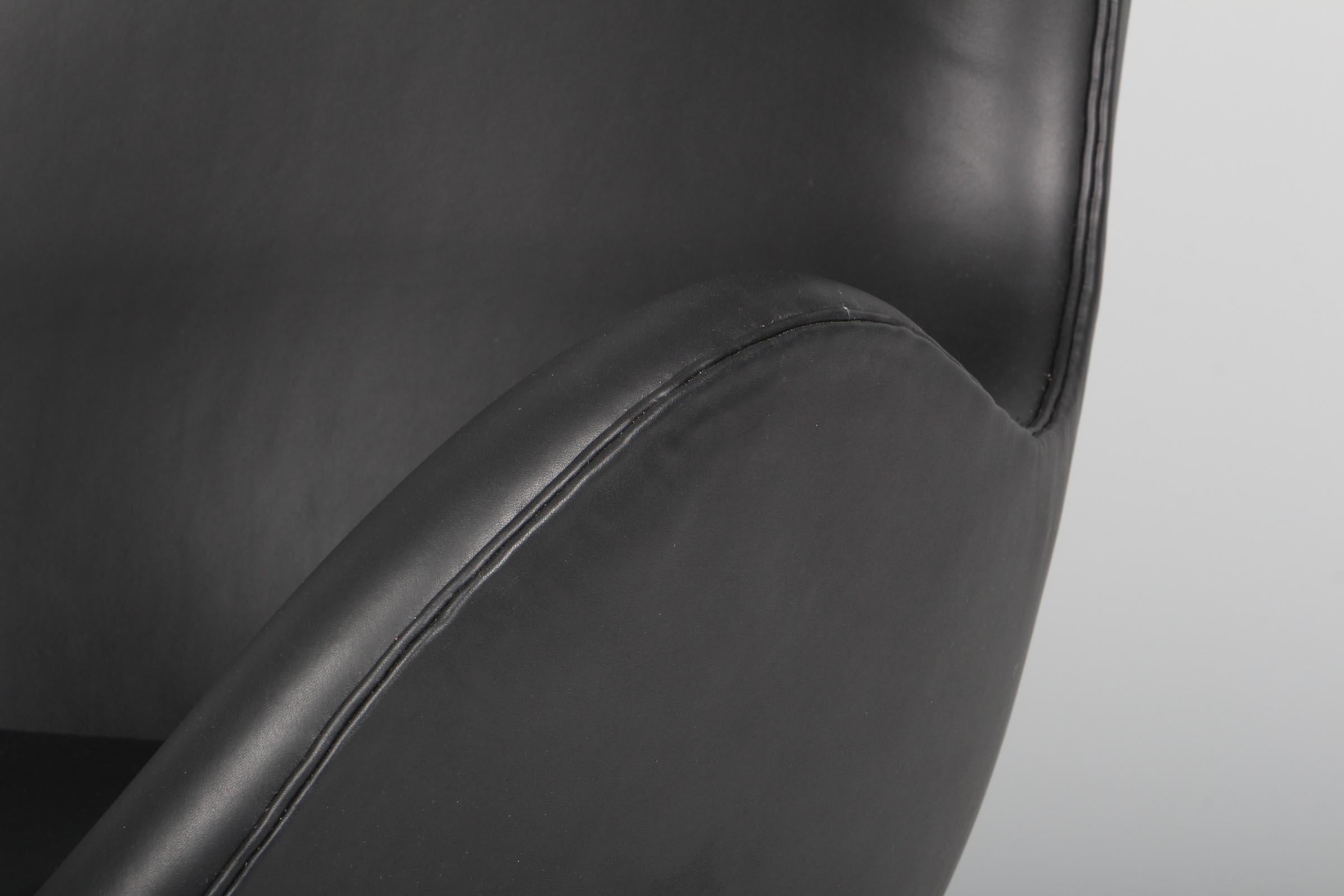 Metà XX secolo Sedia Arne Jacobsen Egg in vendita