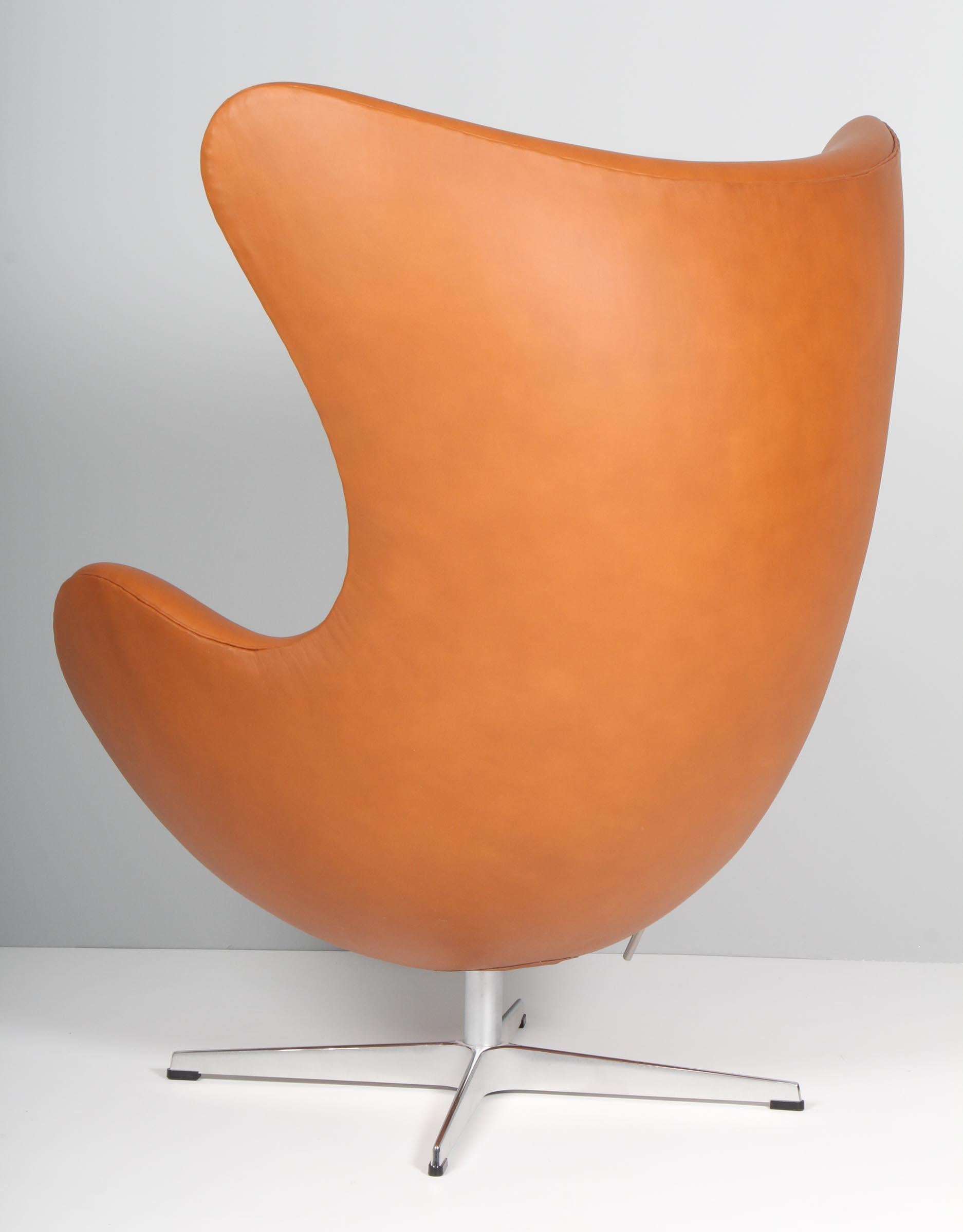 Leather Arne Jacobsen Egg Chair