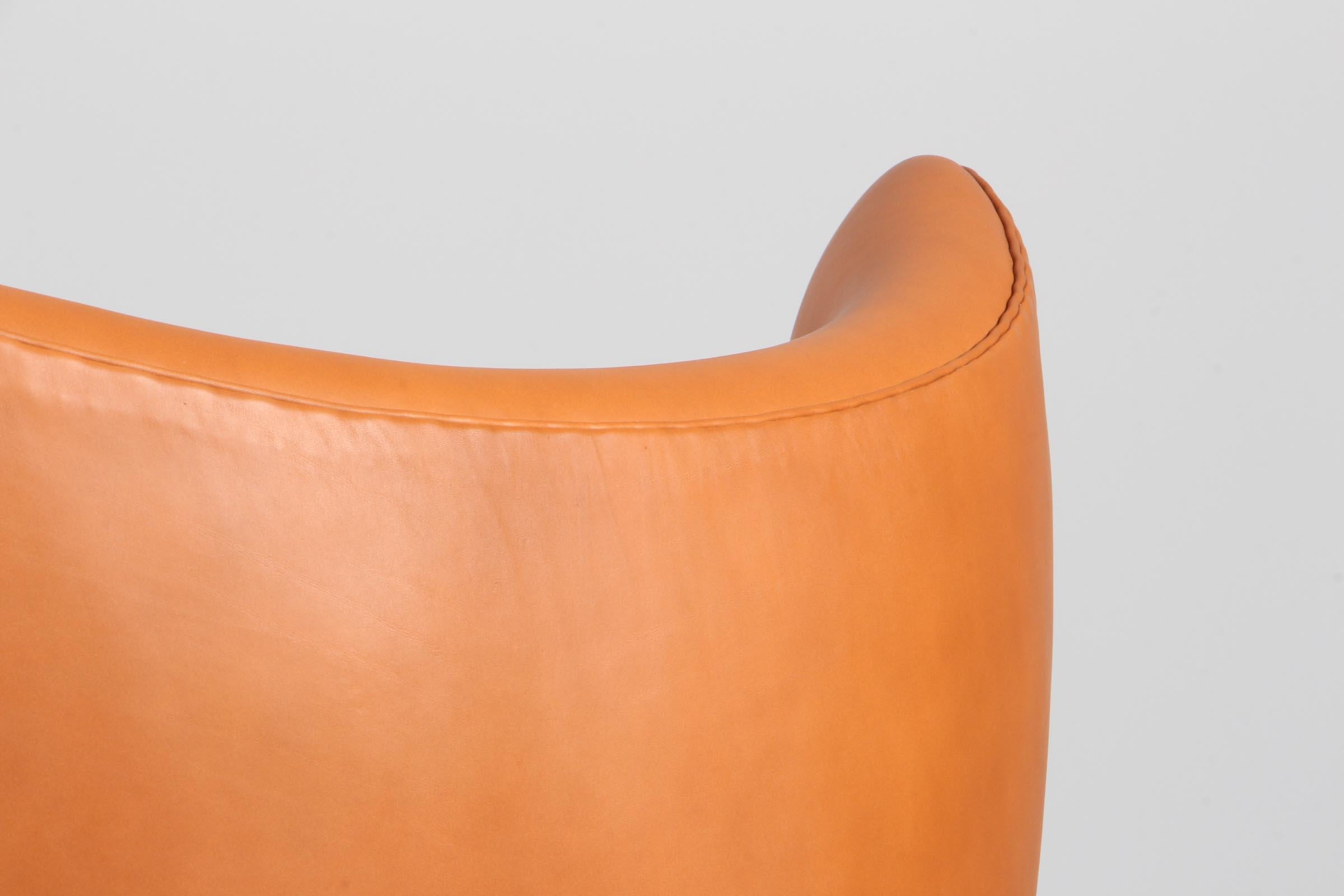 Leather Arne Jacobsen Egg Chair For Sale