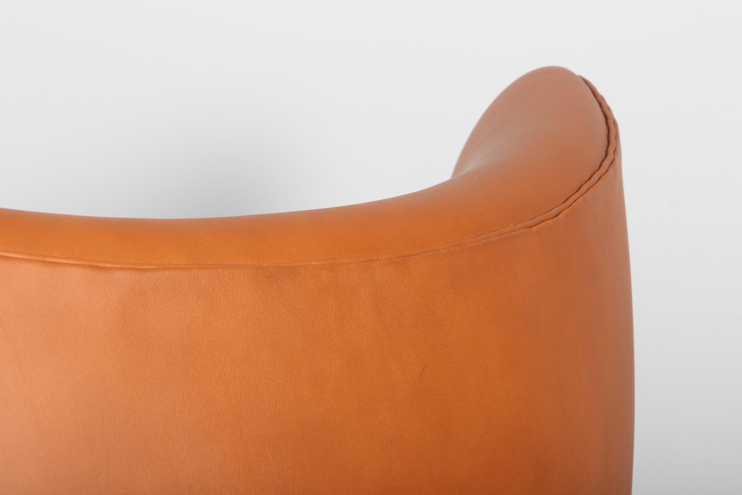 Contemporary Arne Jacobsen Egg Chair For Sale