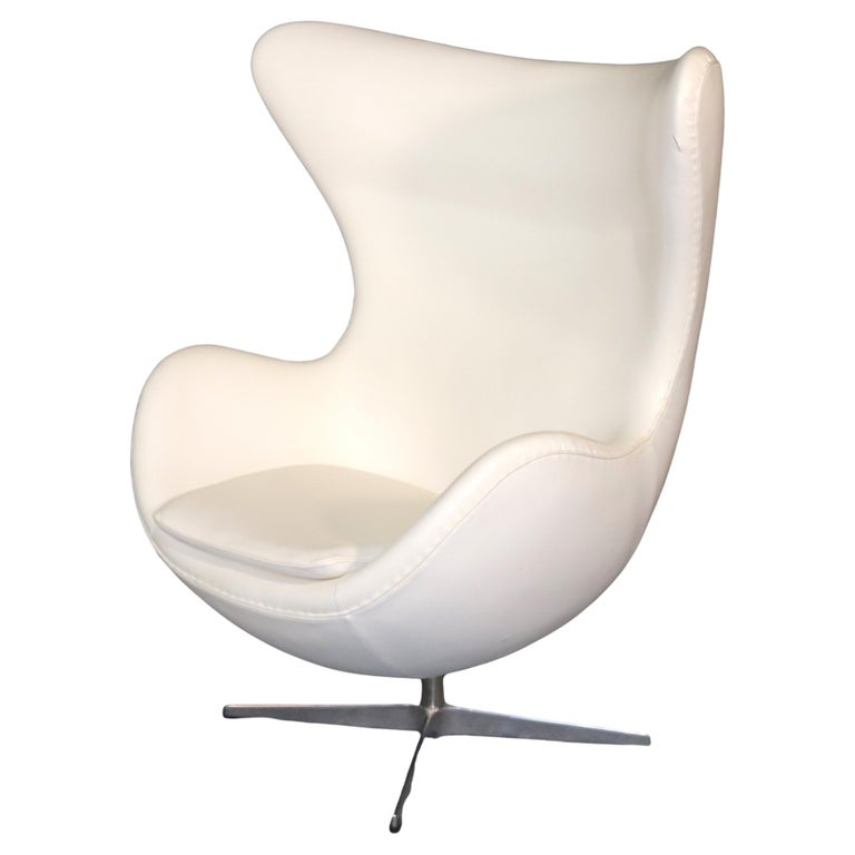 Arne Jacobsen Egg Chair For Sale at 1stDibs