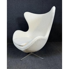 Arne Jacobsen Egg Chair in Bouclé for Fritz Hansen