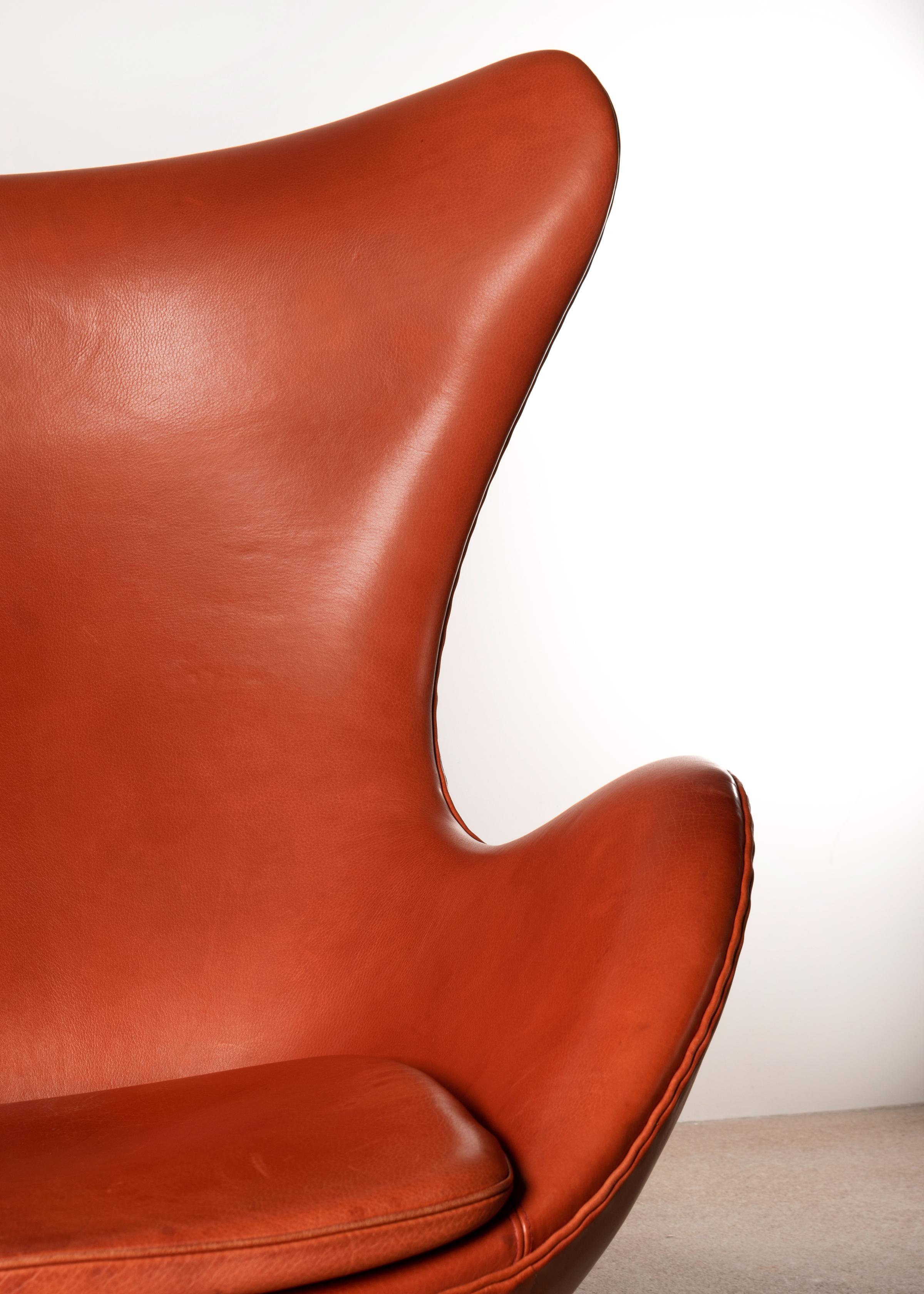 Arne Jacobsen Egg Chair in Light Patined Grace Leather by Fitz Hansen 1