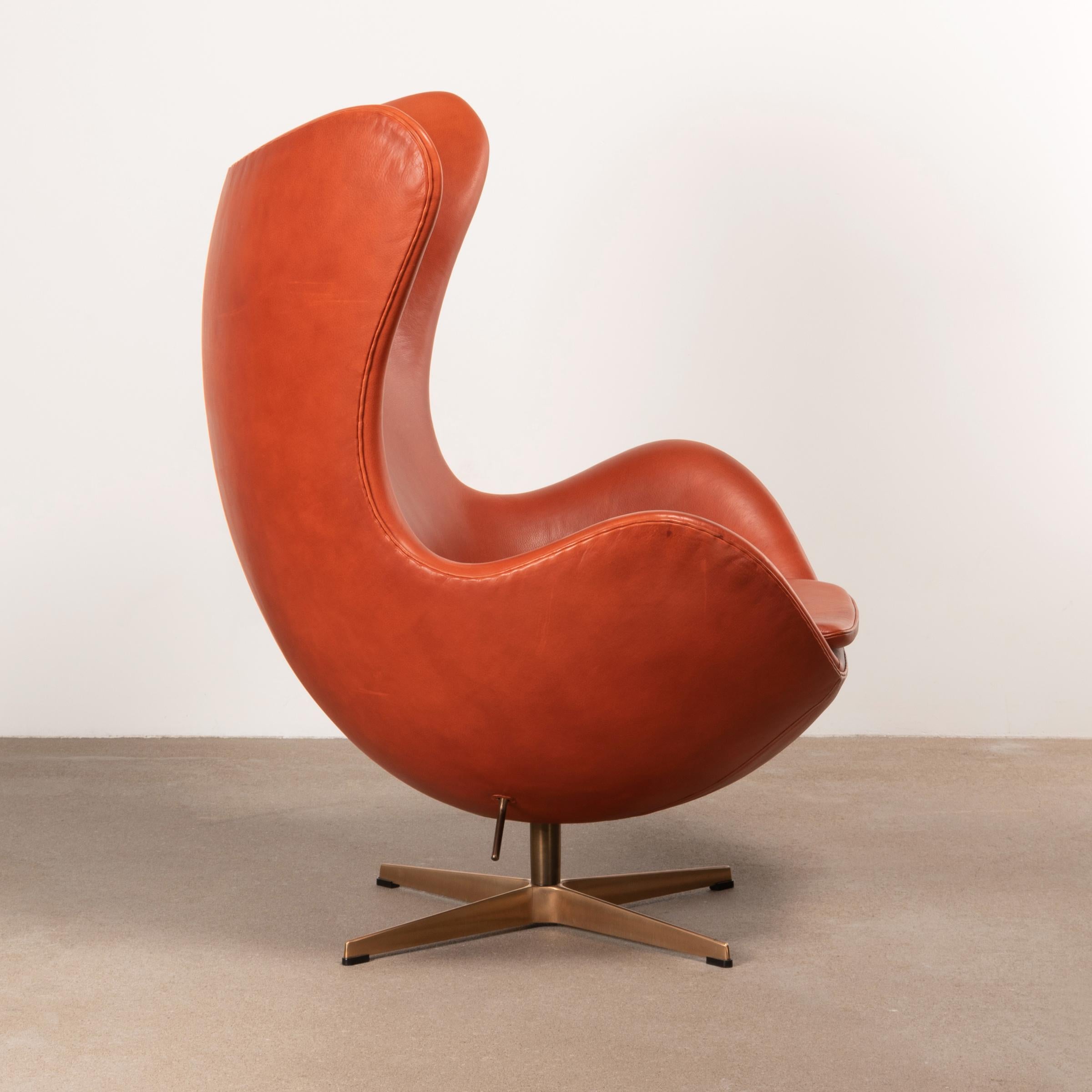 Cast Arne Jacobsen Egg Chair in Light Patined Grace Leather by Fitz Hansen