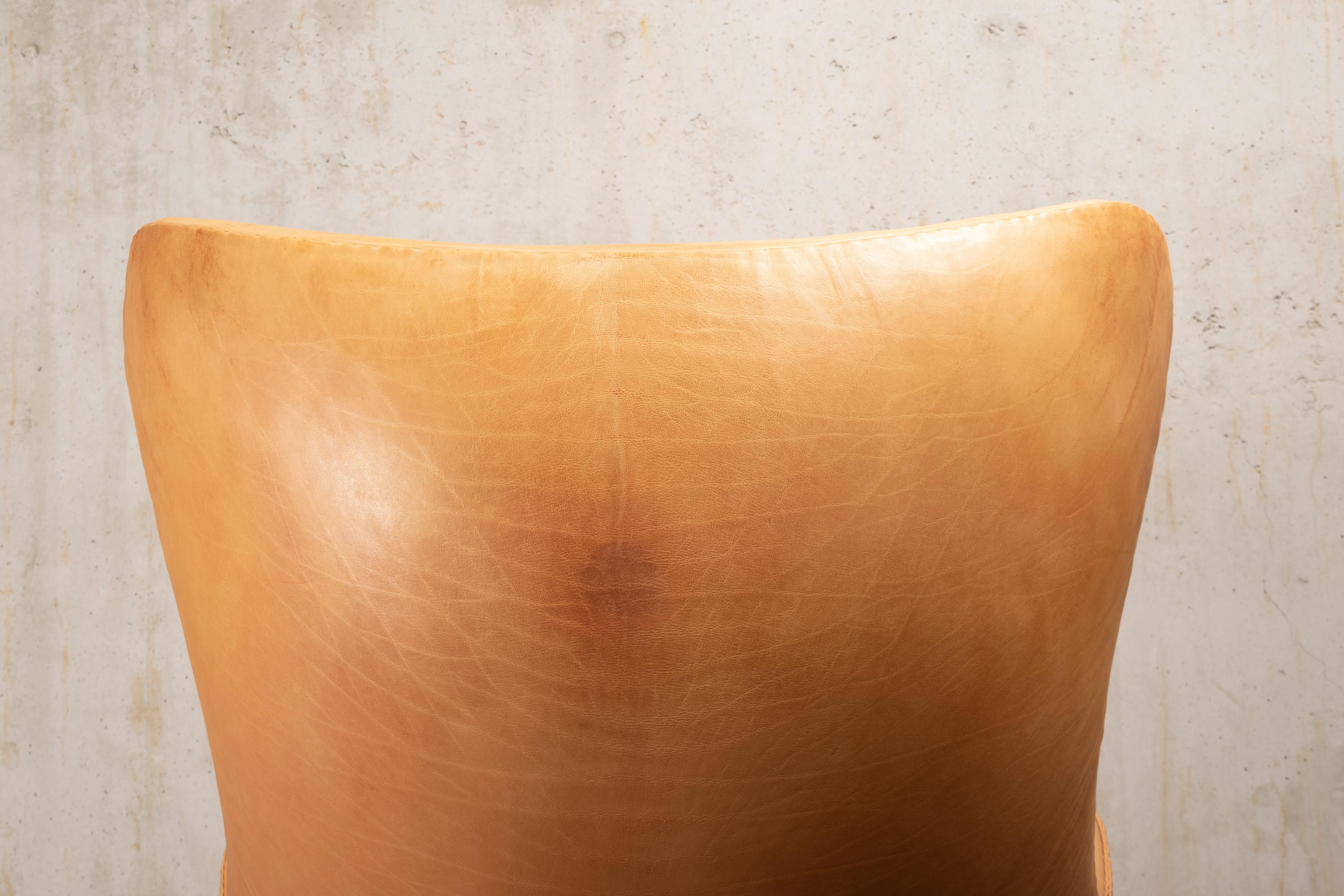 Arne Jacobsen Egg Chair in Patined Walnut Grace Leather by Fitz Hansen, Denmark 6